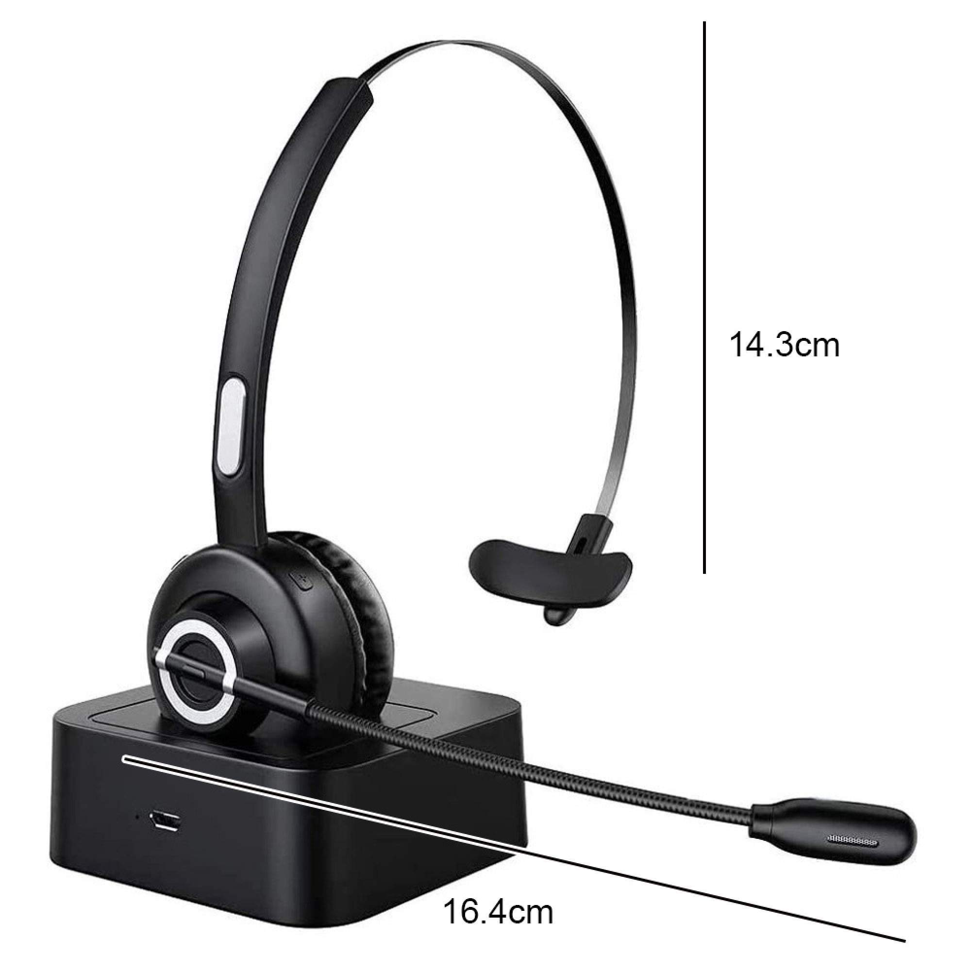 Ein schwarzes Headset mit Mikrofon auf einer Ladebasis. Maße sind angegeben.