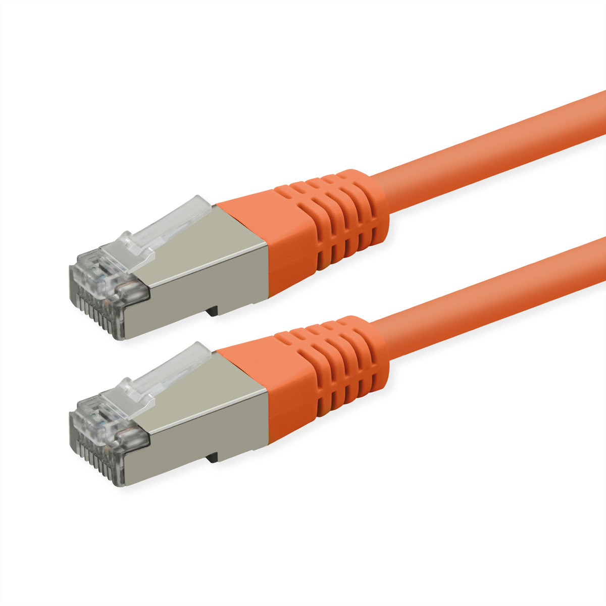 Zwei orangefarbene Netzwerkkabel mit silbernen Steckern auf weißem Hintergrund.