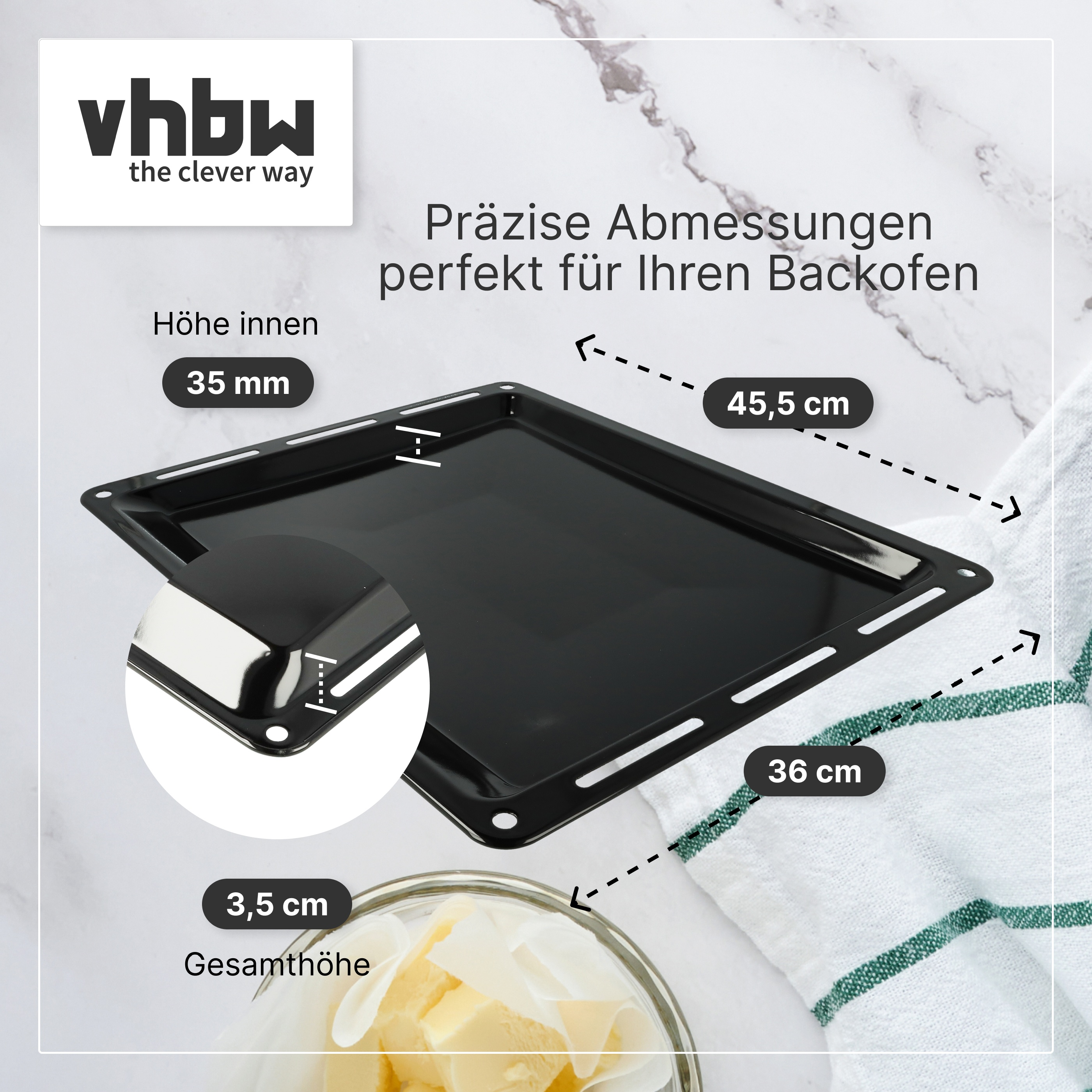 Schwarzes Backblech mit Maßen: 35mm Höhe, 45,5cm und 36cm Länge.