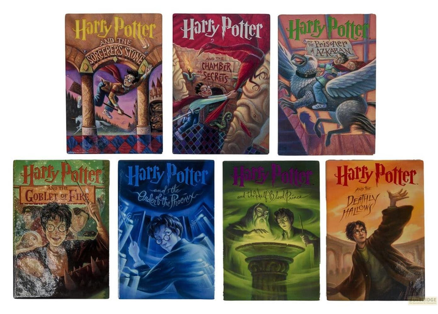 Sieben Harry Potter Buchcover mit Titeln und Illustrationen.