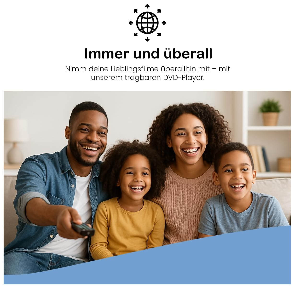 Eine Familie lacht und schaut fern, der Vater hält eine Fernbedienung.