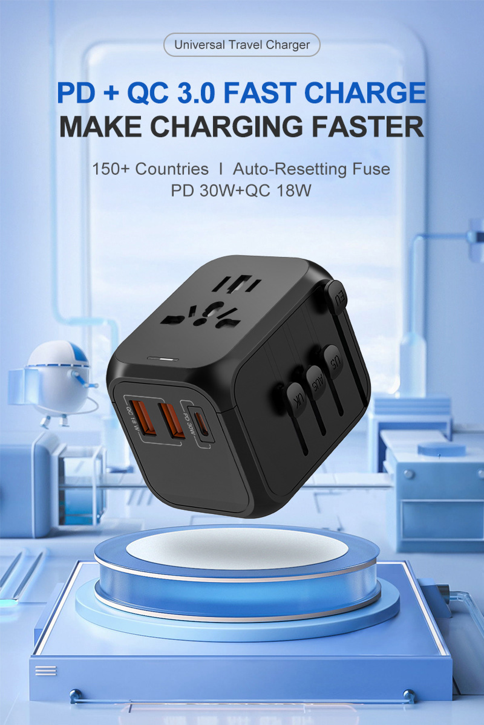 Schwarzer Universal-Reisestecker mit PD- und QC-Anschlüssen auf blauem Podest.