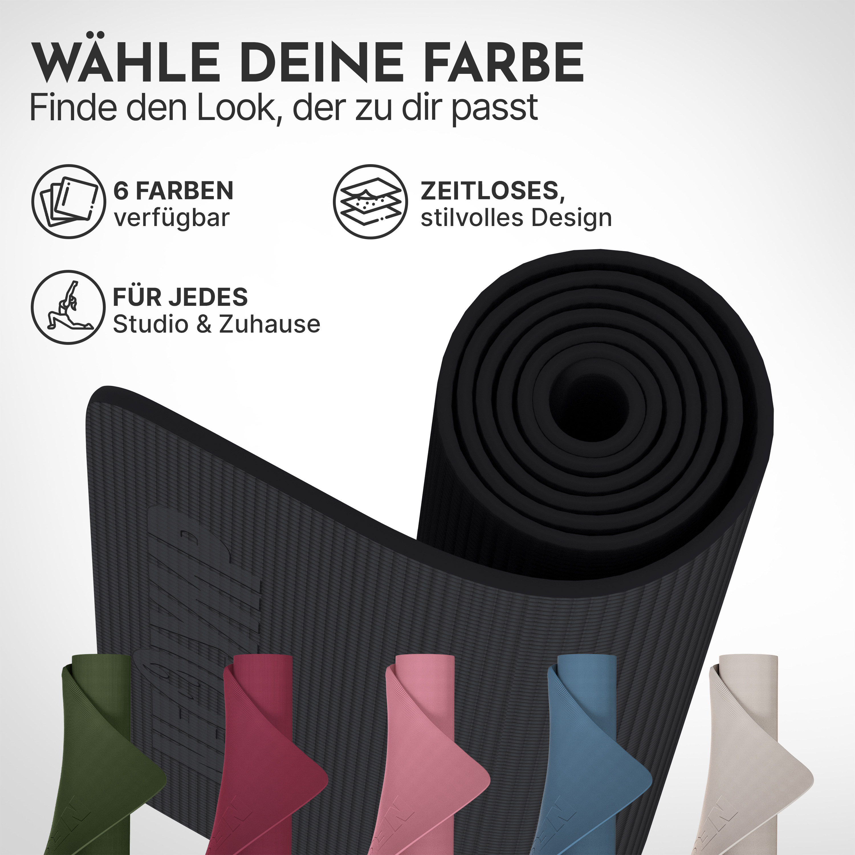 Schwarze, gerollte Yogamatte mit mehreren farbigen Matten davor.