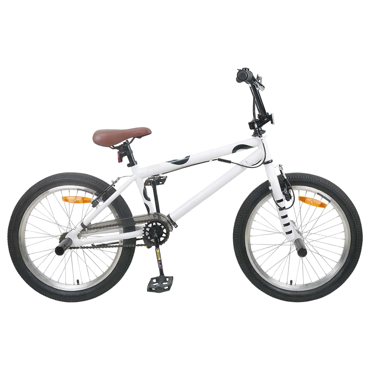 Ein weißes BMX-Rad mit braunem Sattel und schwarzen Reifen.