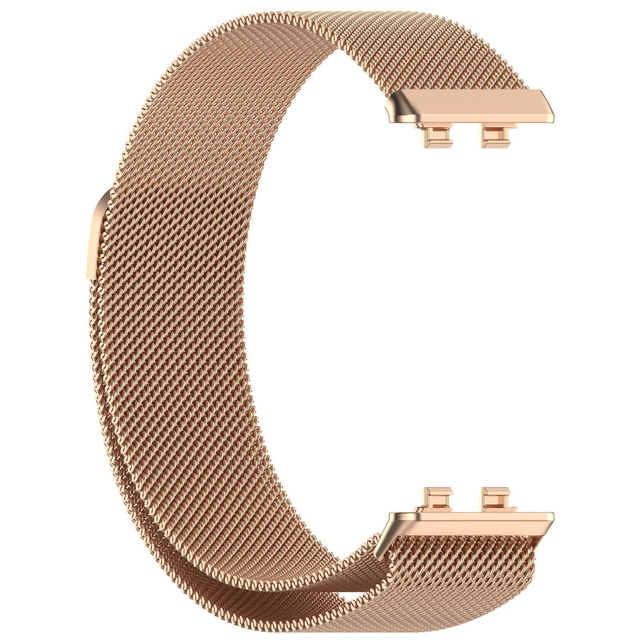 Ein roségoldenes Milanaise-Armband mit einem Hakenverschluss, das sich zu einem C krümmt.
