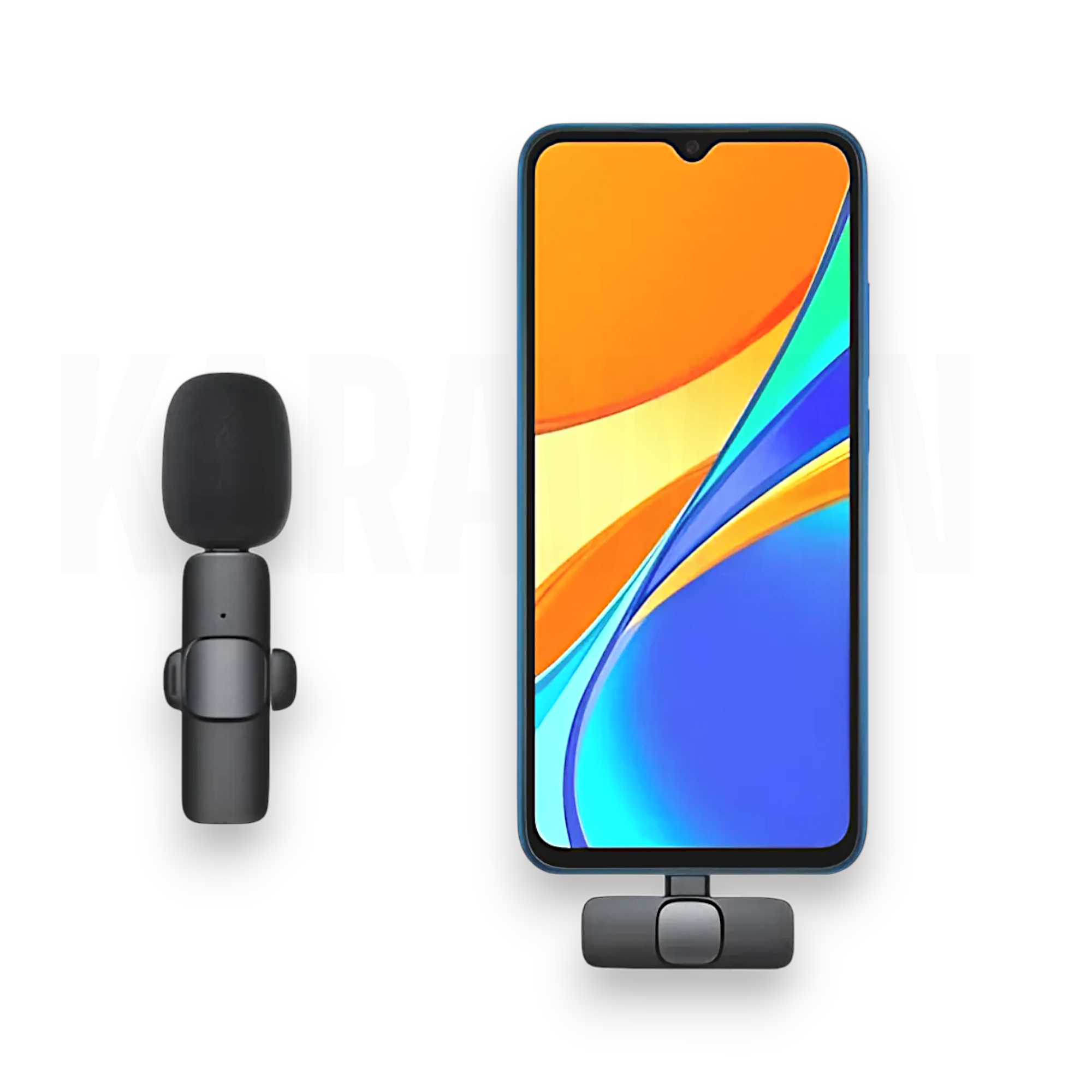 Un micrófono negro y un teléfono inteligente azul con pantalla colorida.