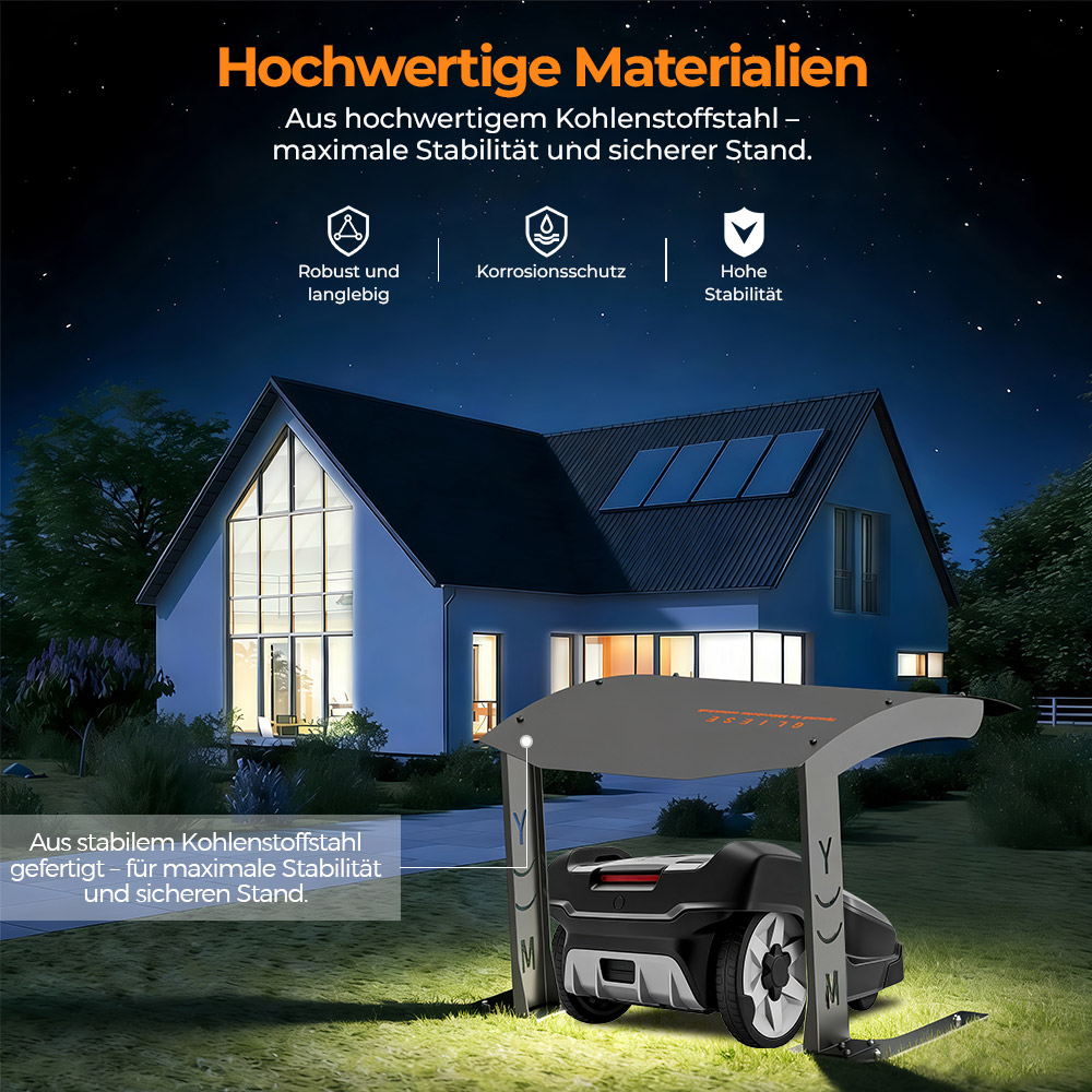 Ein Mähroboter steht unter einem Carport vor einem Haus bei Nacht.