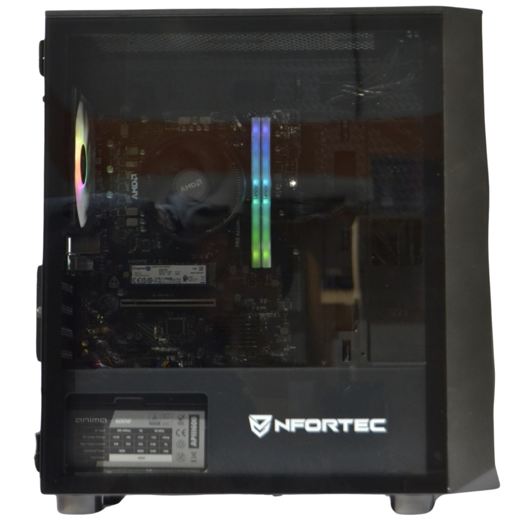 Torre de PC abierta que muestra componentes internos, ventiladores y luces RGB.