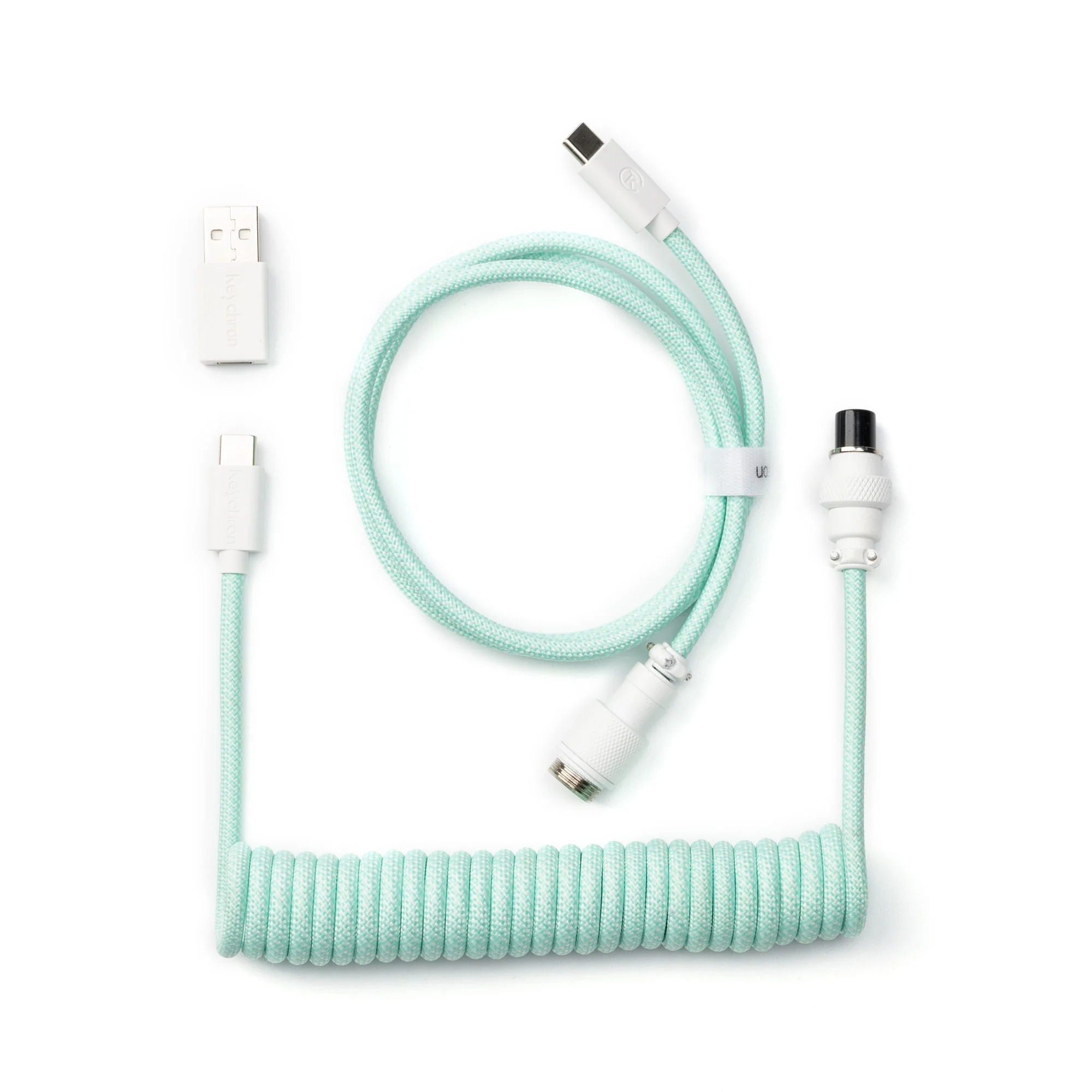 Turkusowy kabel spiralny z łączami USB-C i USB-A na białym tle.