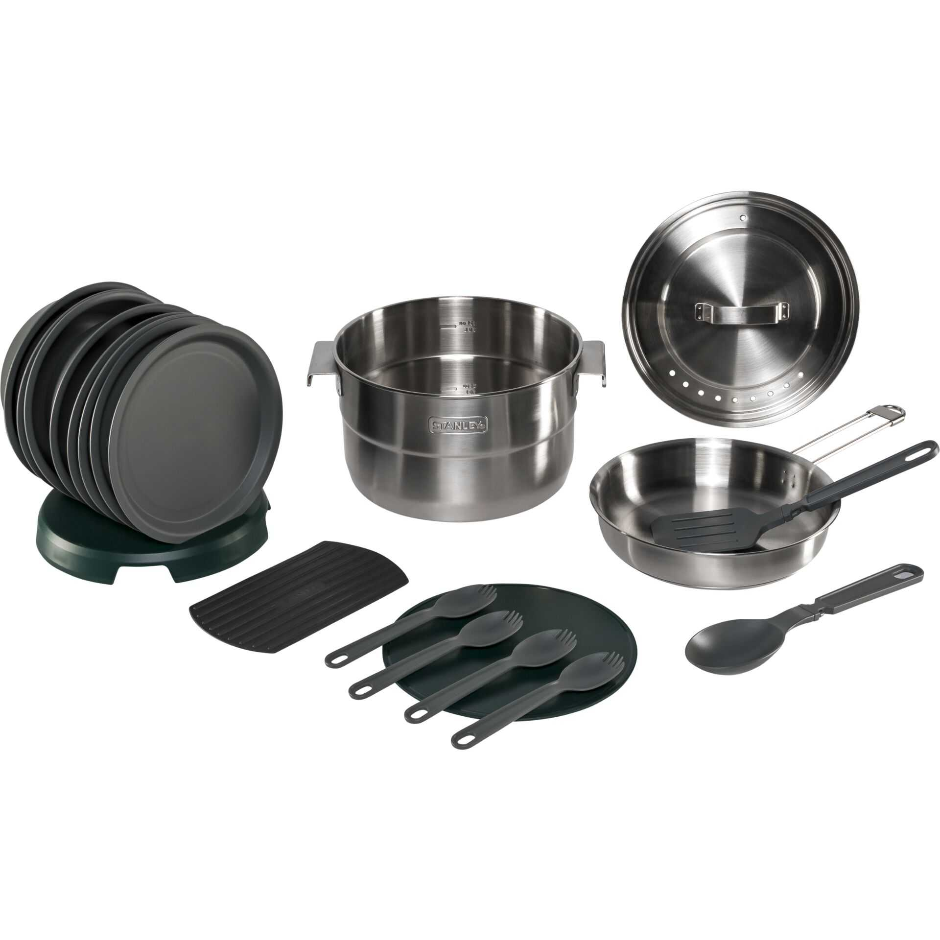 Un set da cucina da campeggio in acciaio inossidabile con pentole, padelle, piatti e posate.