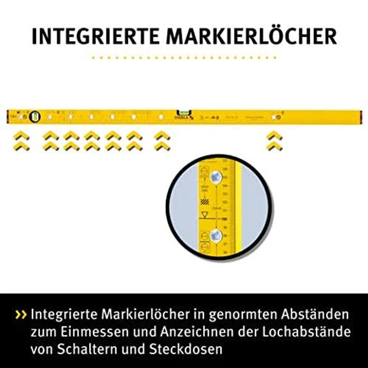 Gelbe Wasserwaage mit Markierlöchern und Pfeilen. Detailansicht eines Lochs.