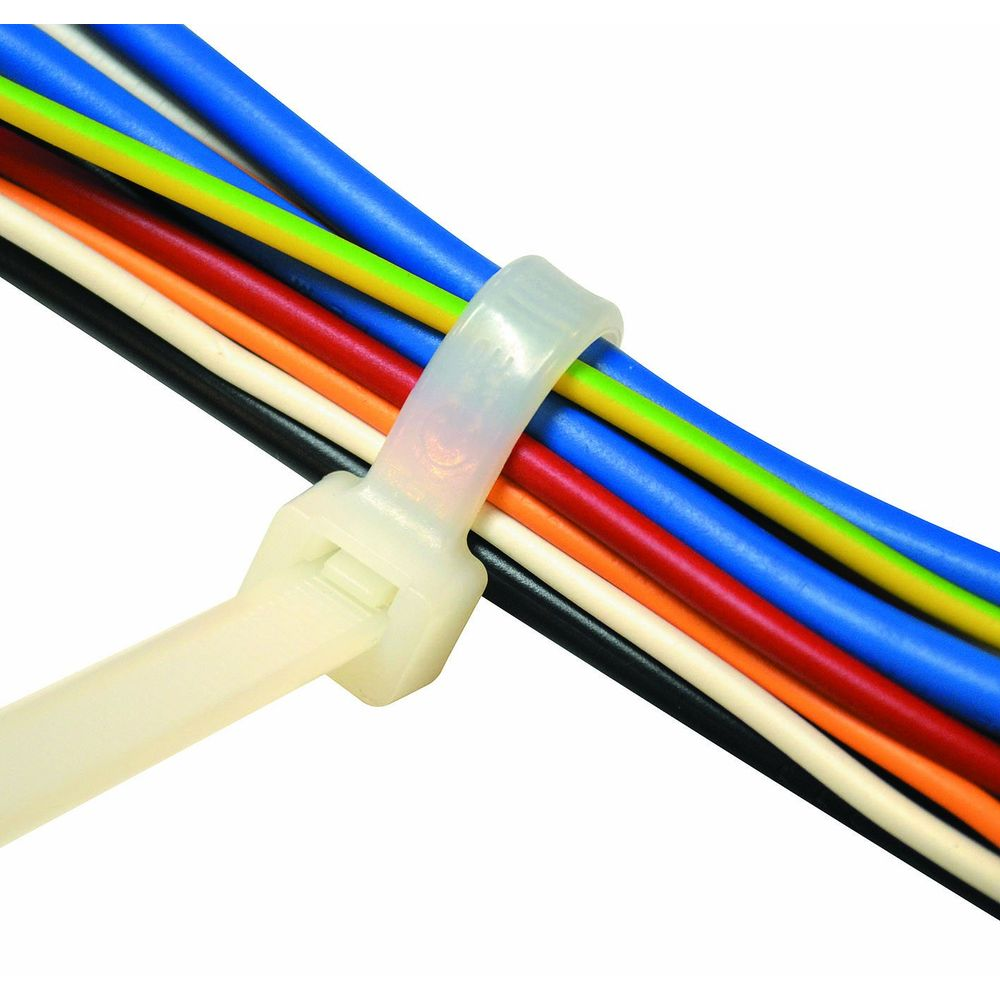 Mehrfarbige Kabel, gebündelt mit einem weißen Kabelbinder.