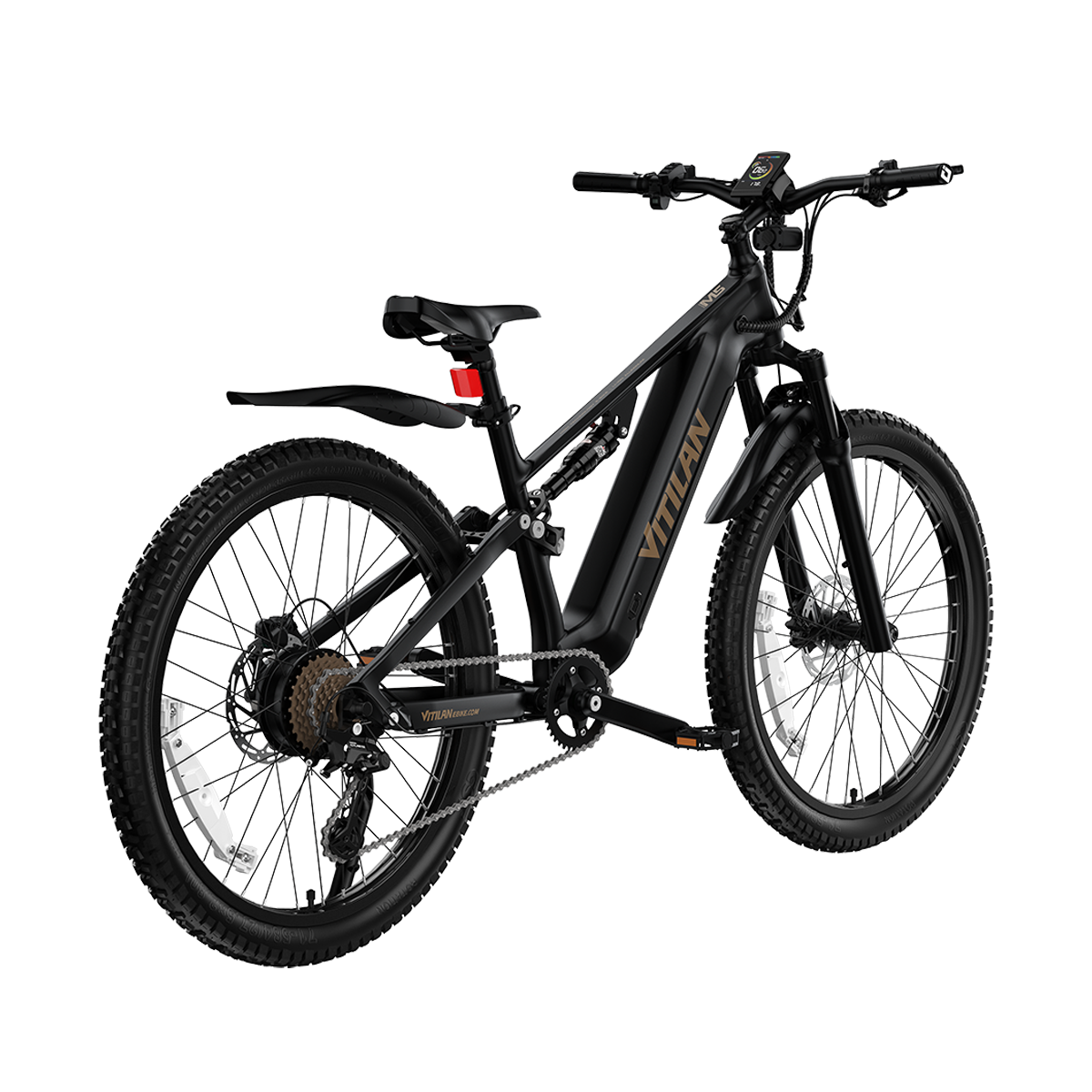 Czarny rower elektryczny full-suspension z szerokimi oponami i cyfrowym wyświetlaczem.