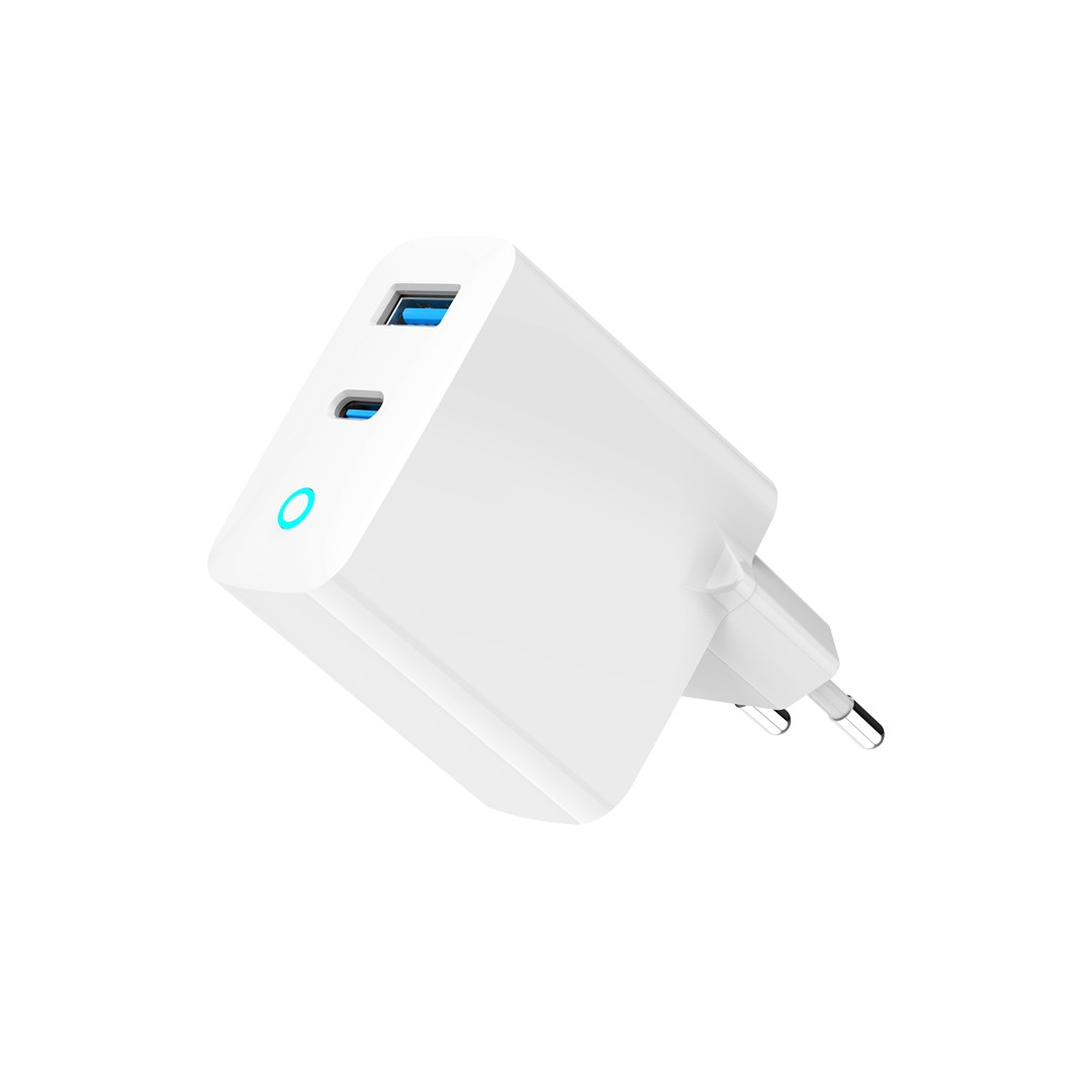 Een witte USB-C opladerstekker met twee poorten en een blauw lampje.