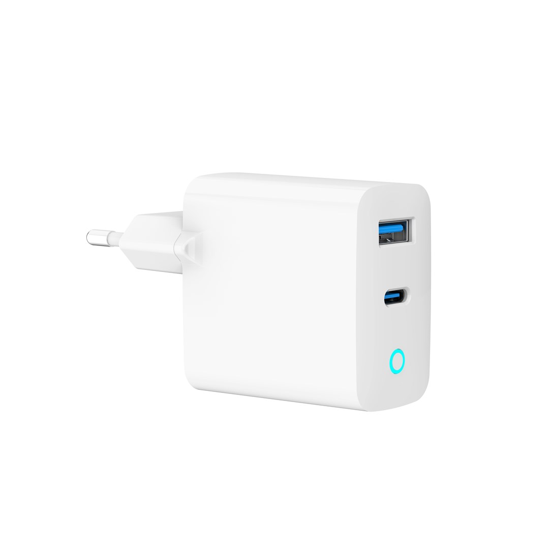 Een witte USB-C oplader met één USB-A en één USB-C poort.