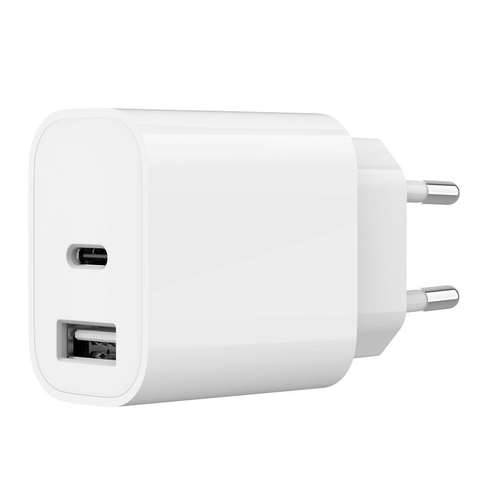 Un adaptateur de chargeur USB-C blanc avec un port USB-A.
