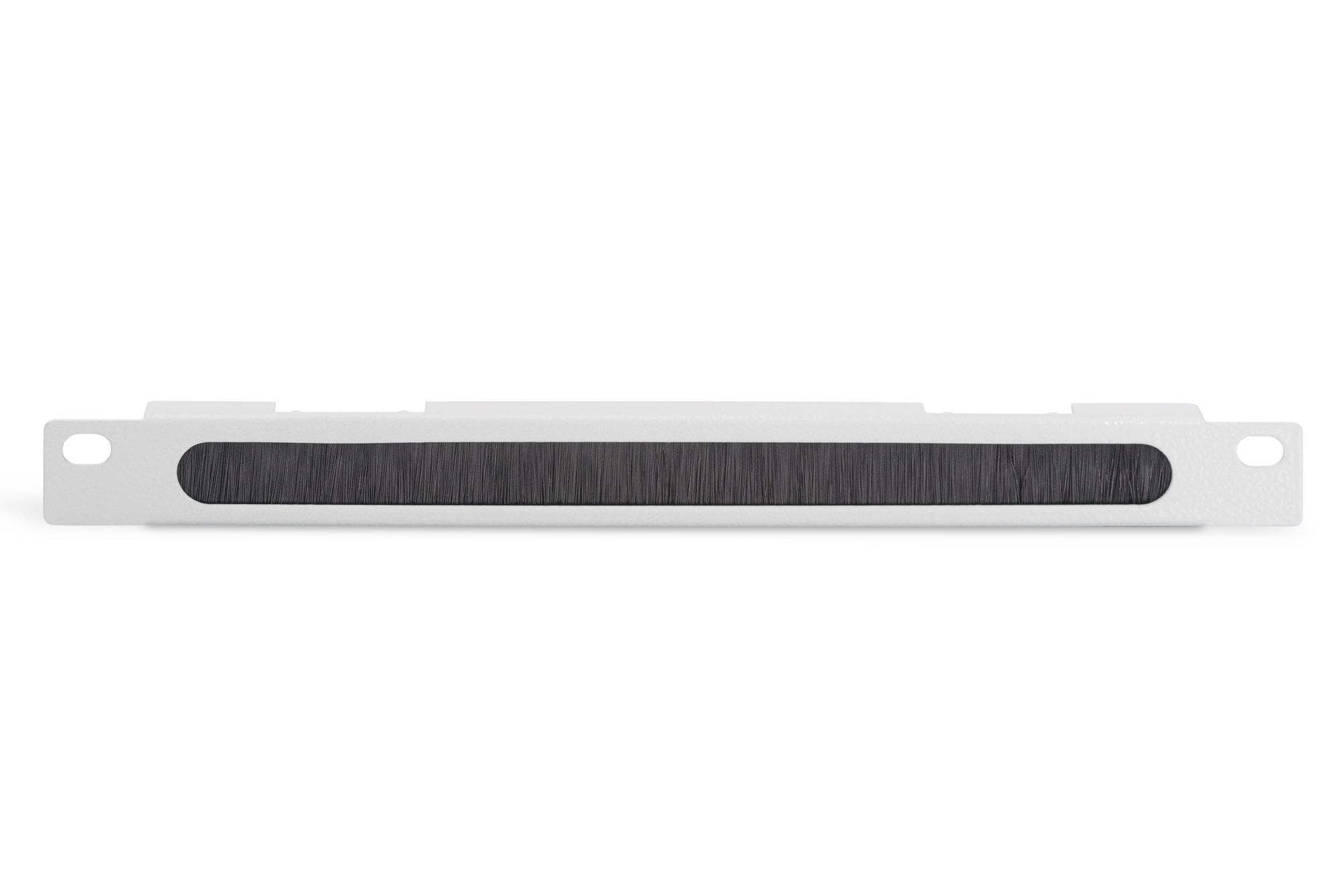 Un pasamuros de cepillo para cables de rack blanco con cepillo negro.