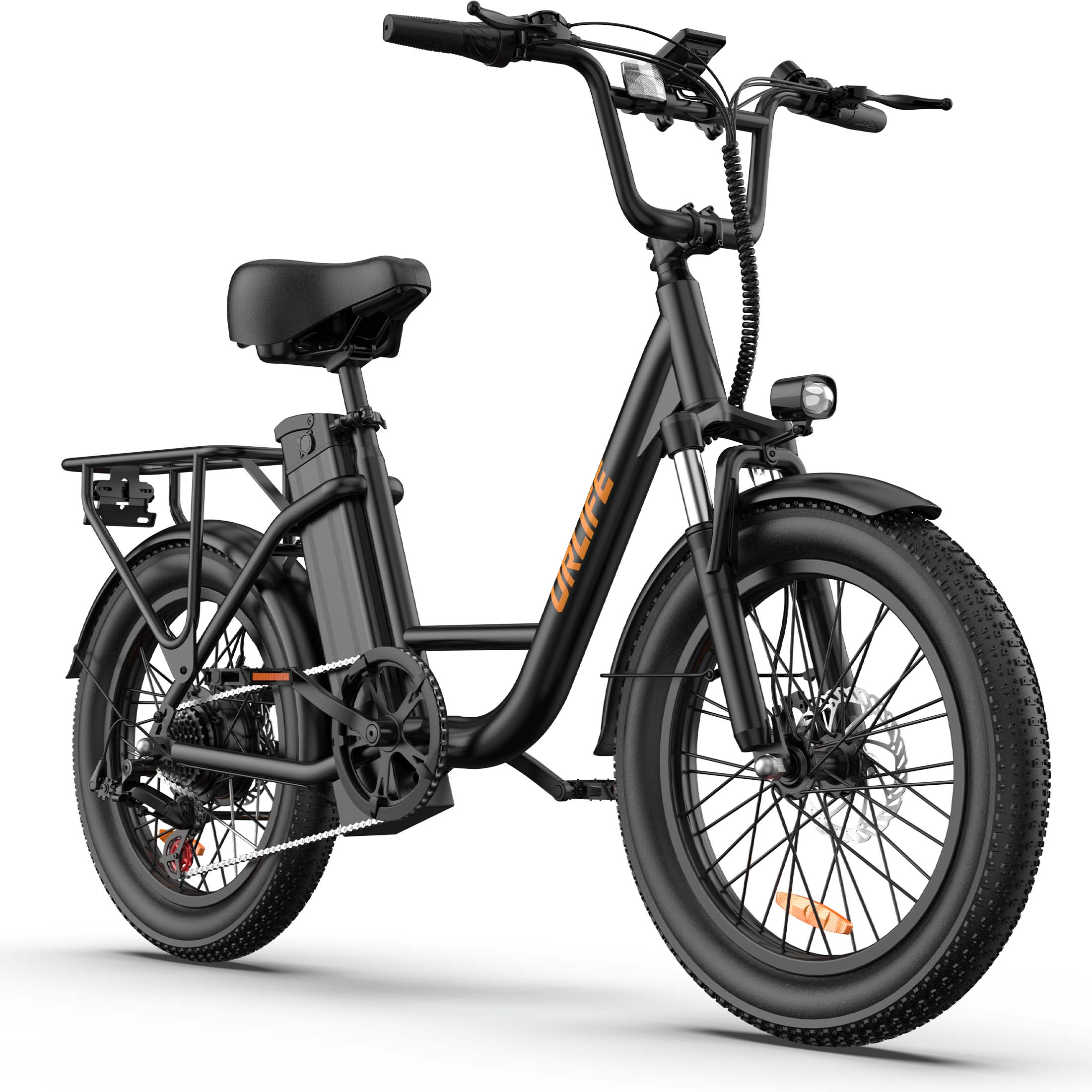 Czarny rower elektryczny typu fat bike z bagażnikiem i pomarańczowym napisem.