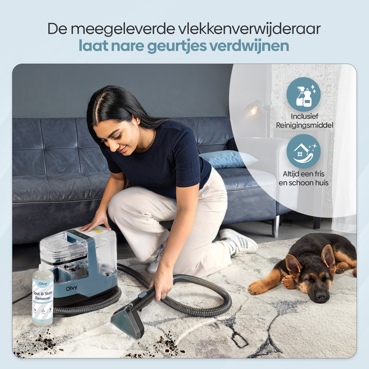 Een vrouw reinigt een tapijt met een apparaat, een hond ligt ernaast.