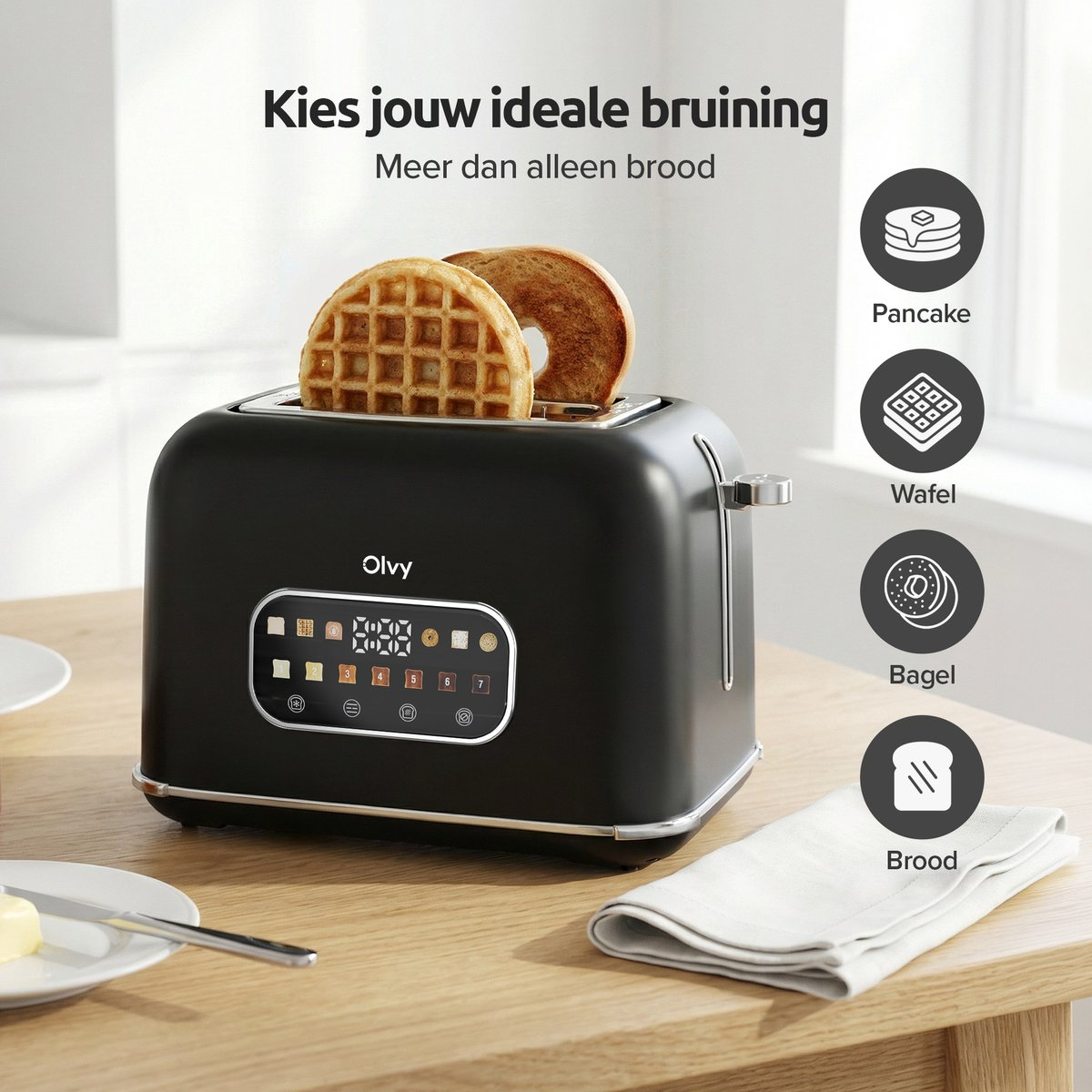 Un tostapane nero con waffle e pane tostato, display digitale e icone per opzioni colazione.
