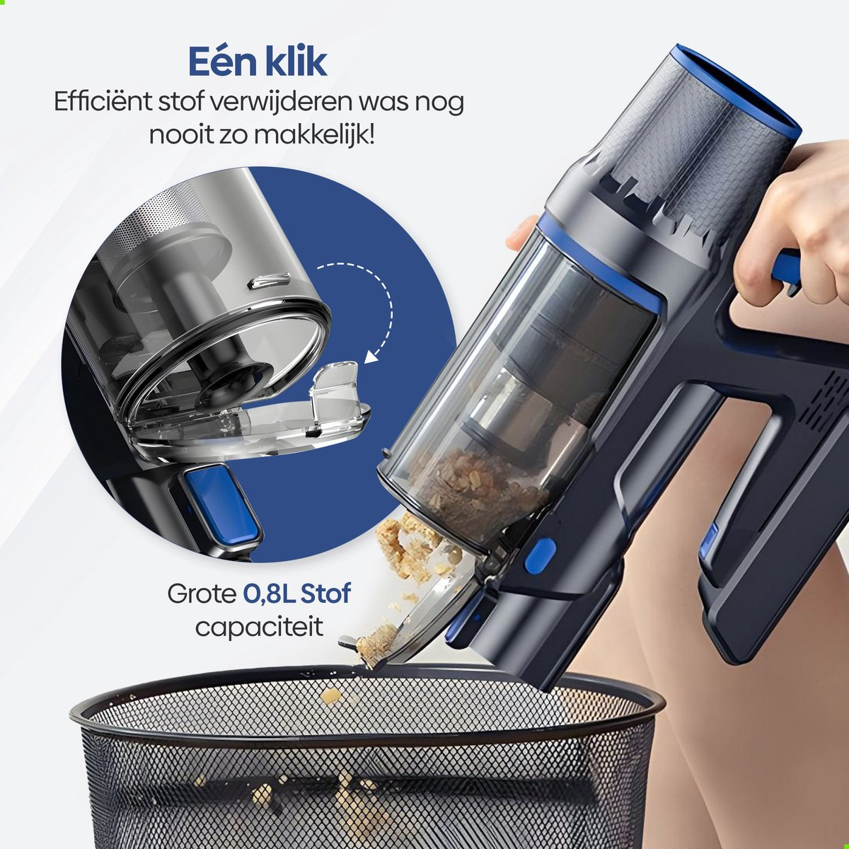 Een handstofzuiger leegt zijn stofbak in een prullenbak.