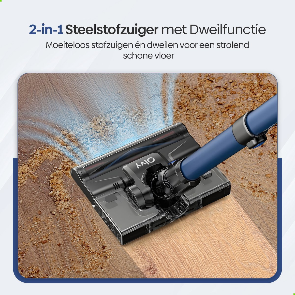 Stofzuiger met blauw mondstuk zuigt en dweilt vuil van houten vloer.