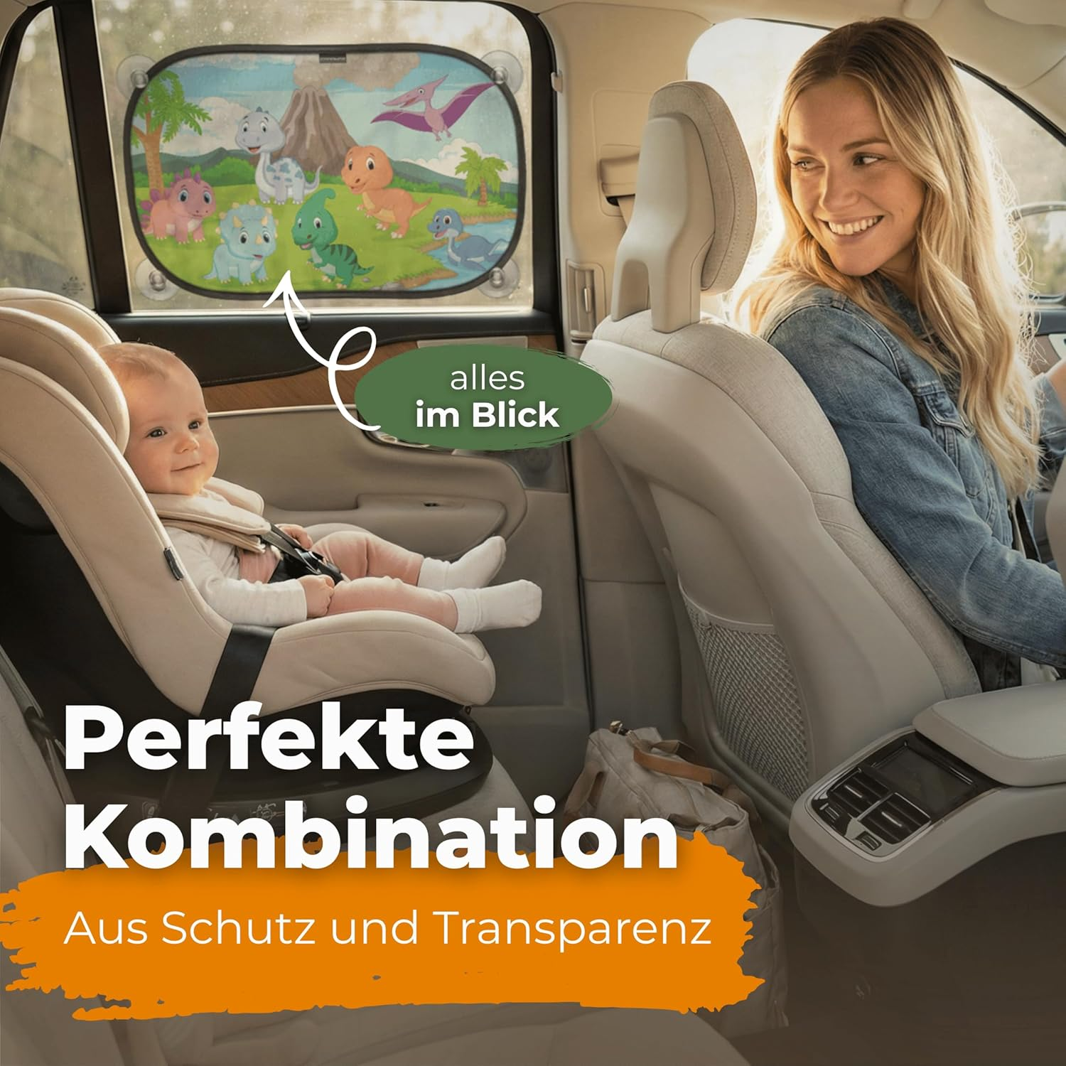 Baby im Autositz, Frau am Steuer, Sonnenschutz mit Cartoon-Dinosauriern am Fenster.