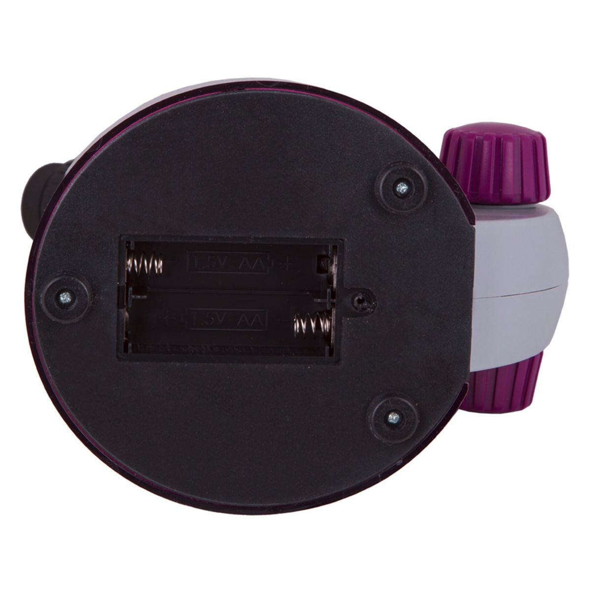 Unterseite eines lila und grauen Mikroskops mit Batteriefach für 2 AA-Batterien.