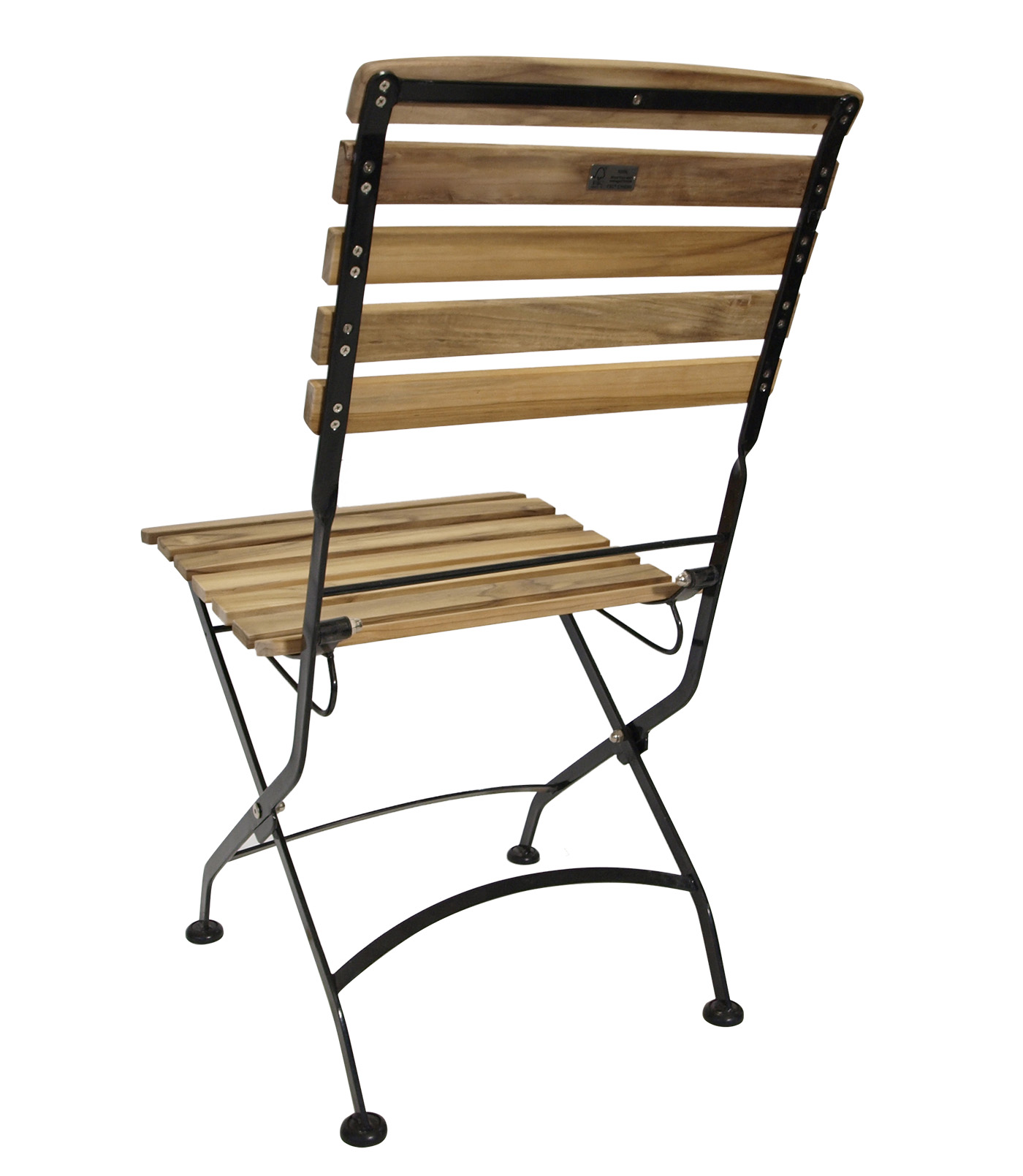 Eine Holzklappstuhl mit schwarzem Metallrahmen, von hinten gesehen.