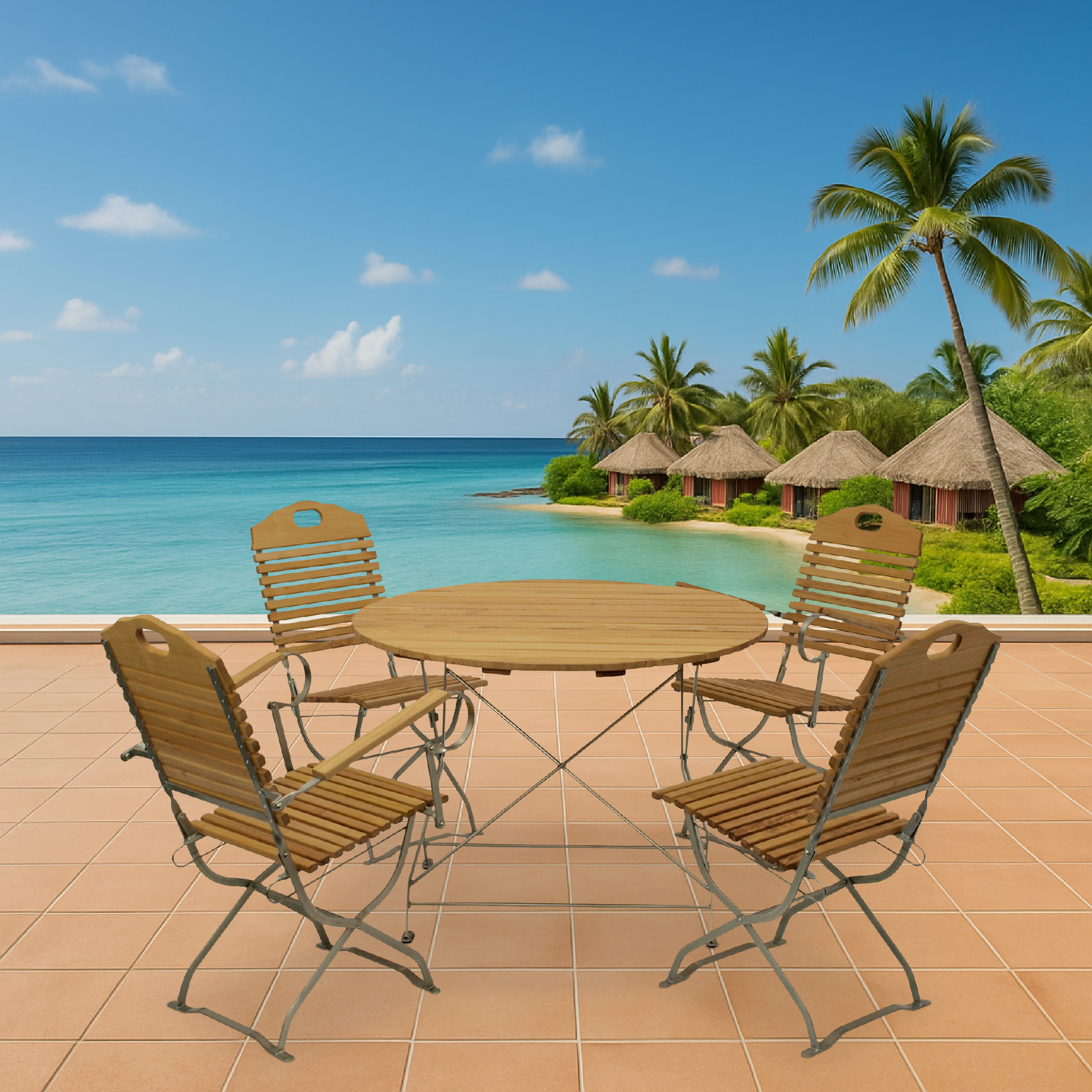 Ein runder Holztisch mit vier Holzstühlen auf einer Terrasse mit Blick auf das Meer und Hütten.