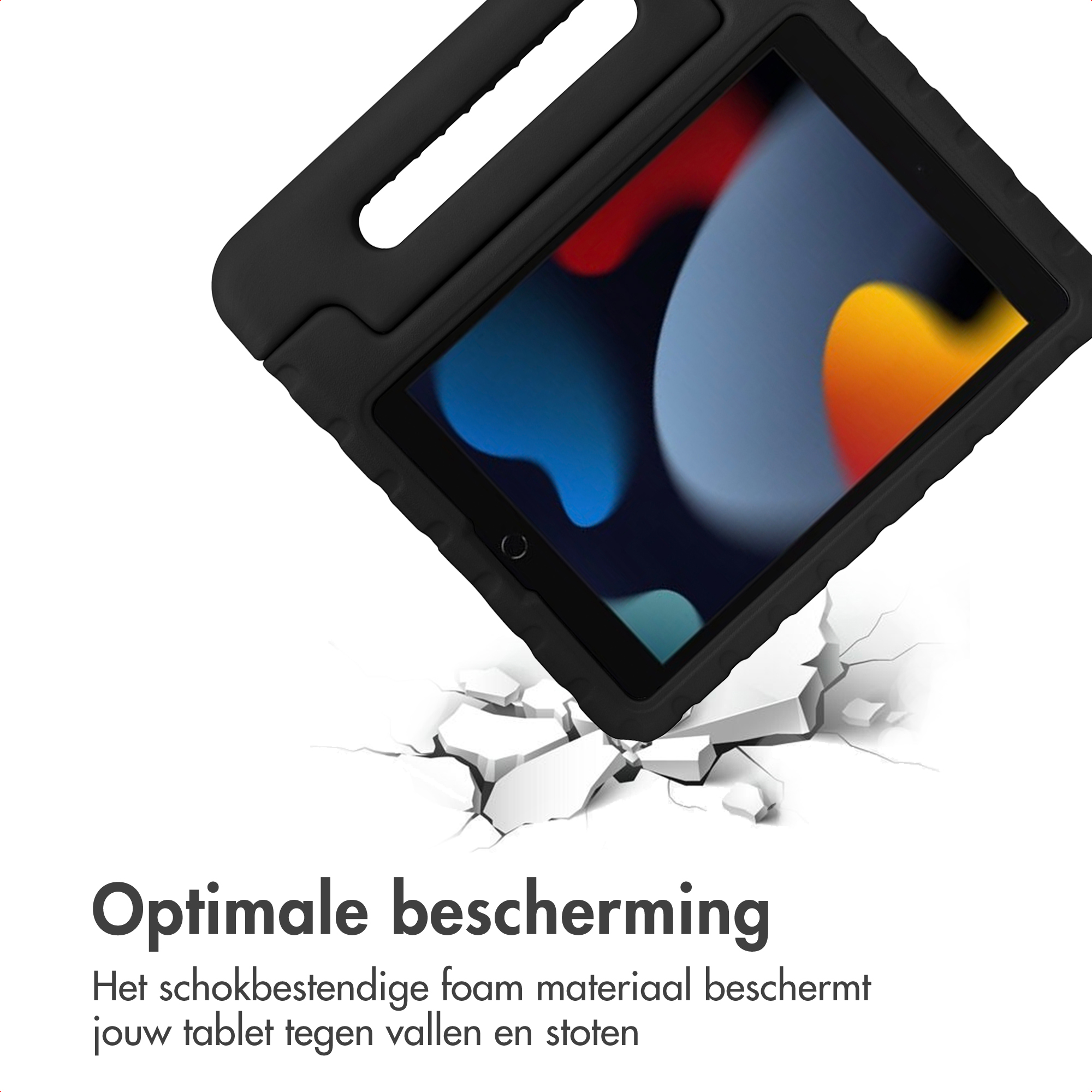 Zwart tablet hoes met handvat breekt witte ondergrond.