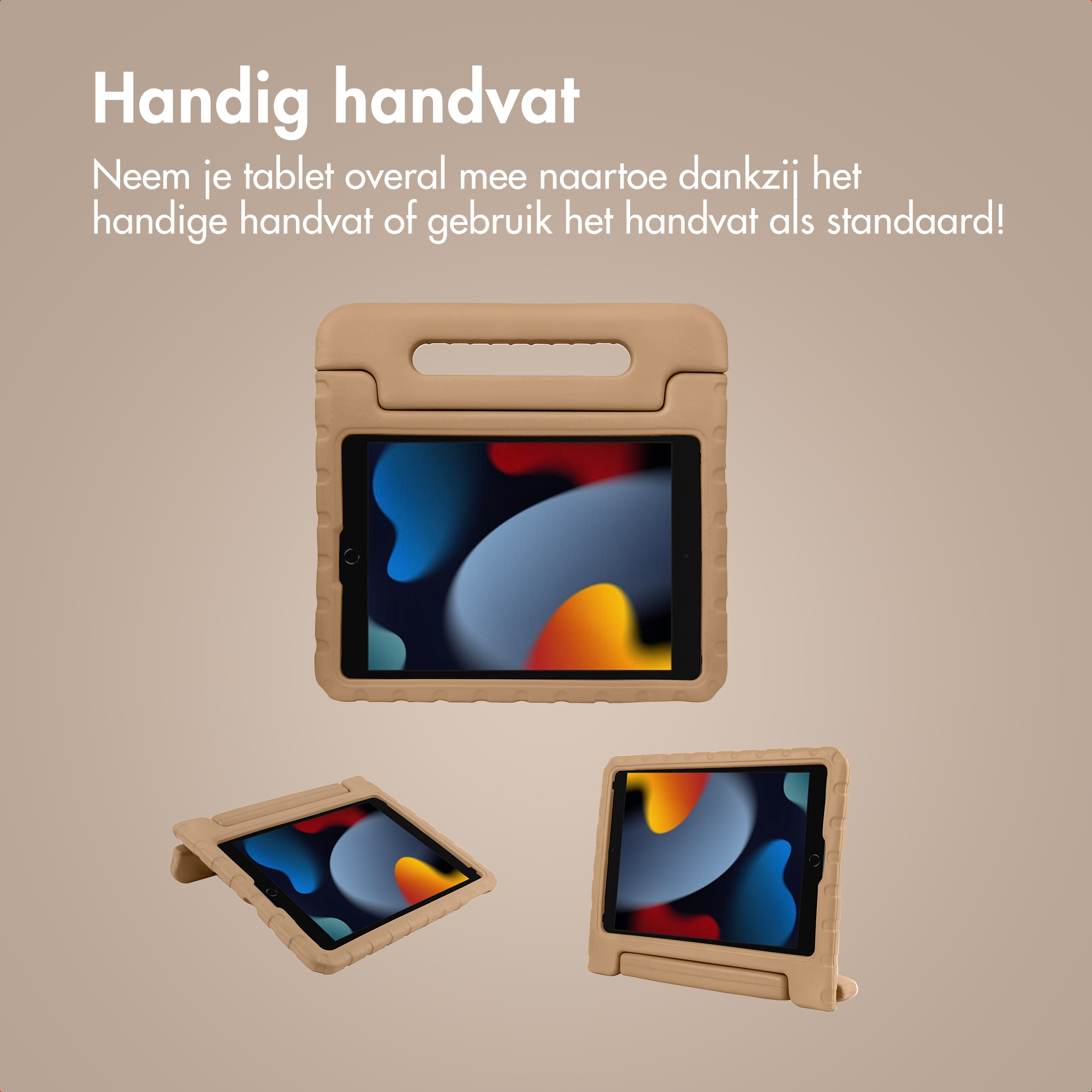 Een beige tablethoes met handvat, getoond in meerdere weergaven.
