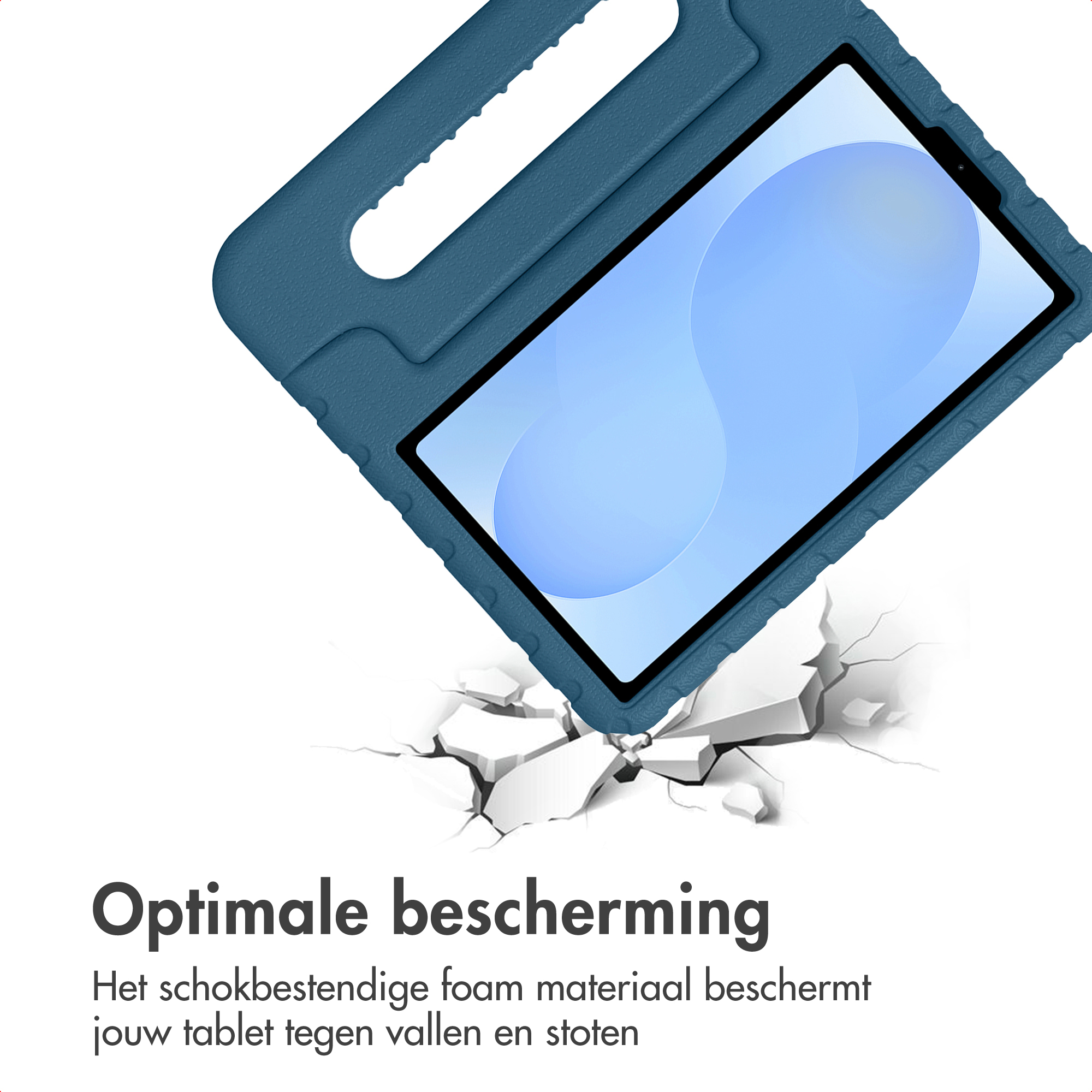 Blauwe tablethoes met handvat valt op gebarsten ondergrond.