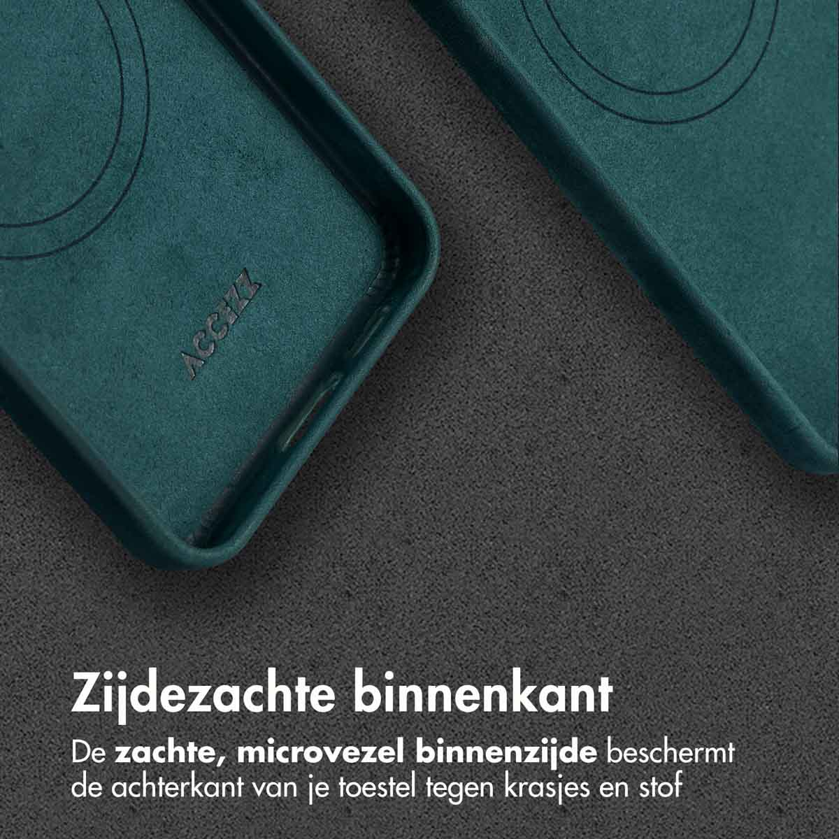 Deux coques de téléphone vertes avec doublure douce. Logo ACCEZZ.