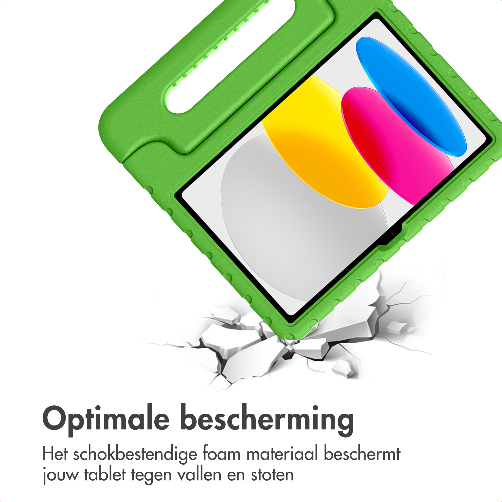 Groene tablethoes met handvat op gebarsten grond, die bescherming toont.