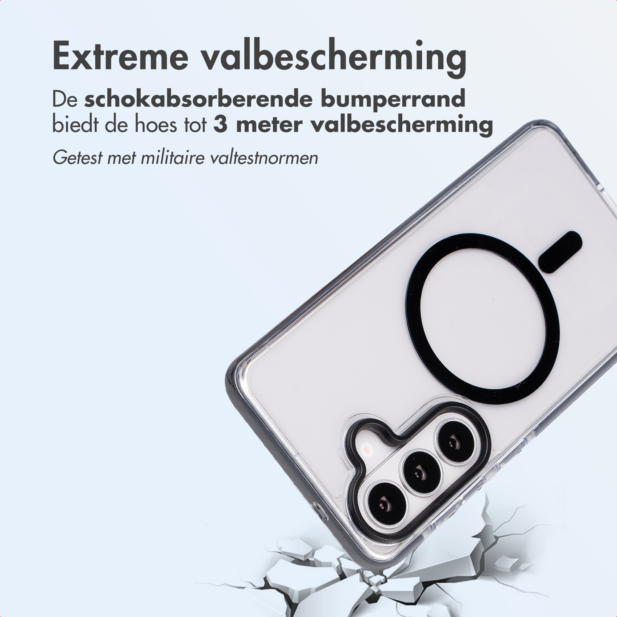 Zwarte telefoonhoes met magneetring op witte achtergrond en gebarsten vloer.