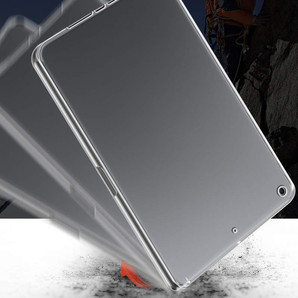 Coque de téléphone transparente tombant sur des rochers, un grimpeur.