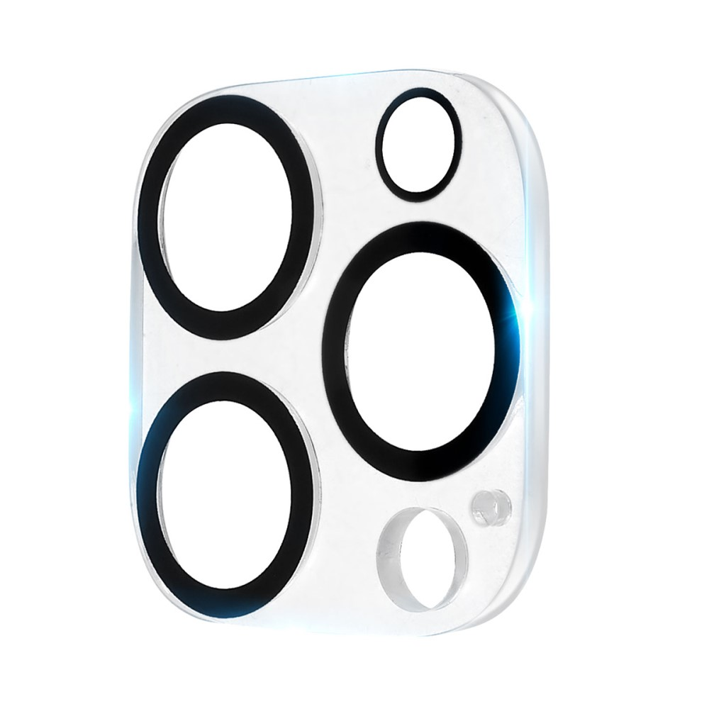 Un protecteur de lentille de caméra de téléphone transparent avec quatre découpes circulaires.