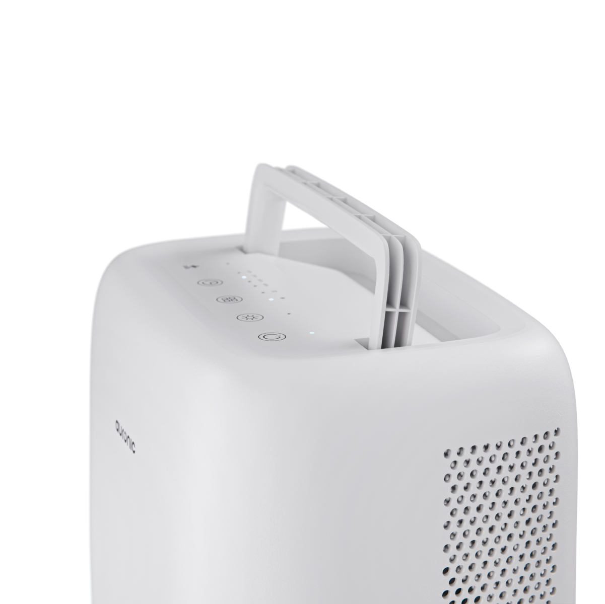 Een witte luchtreiniger met handvat en bedieningspaneel bovenop.