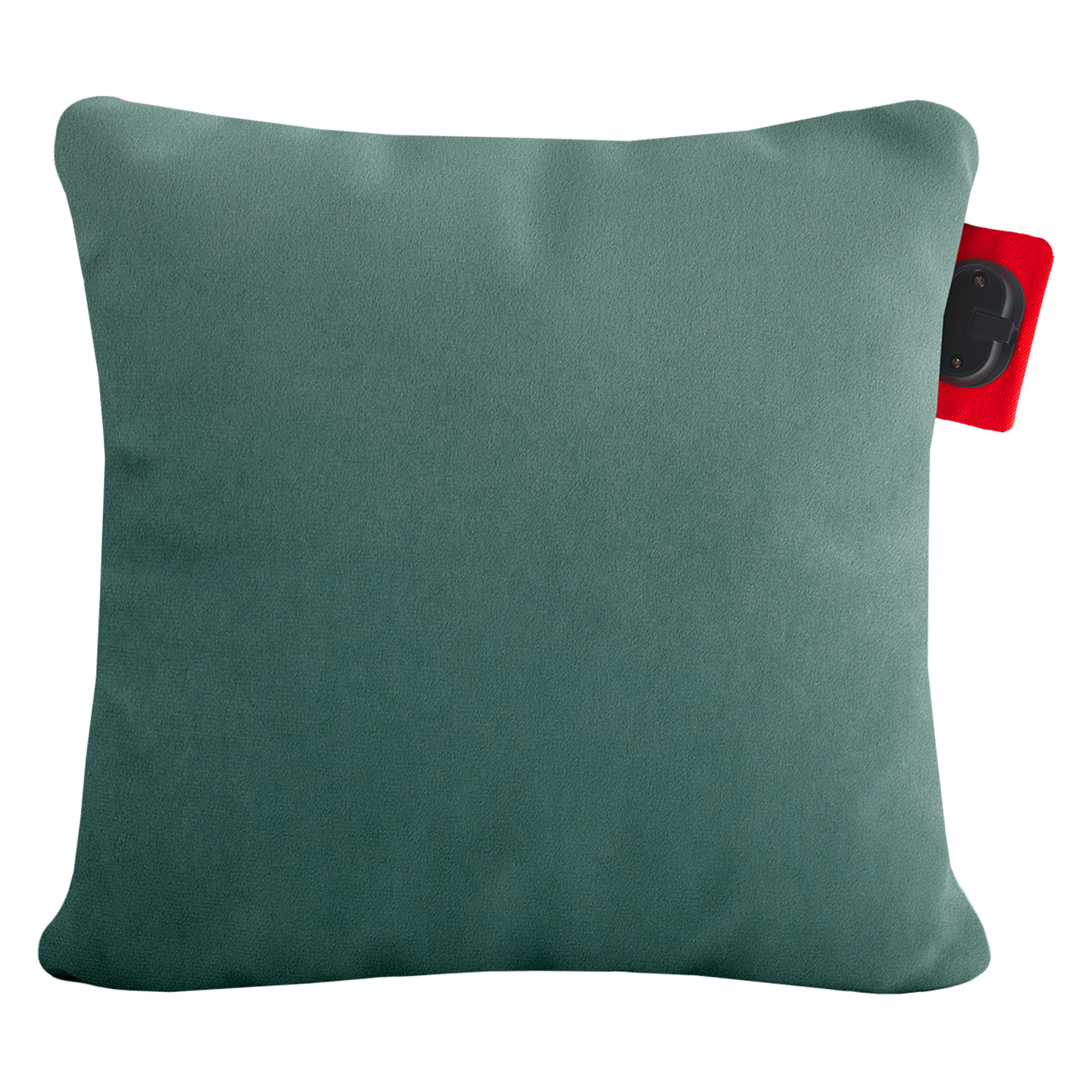 Un coussin bleu sarcelle avec une étiquette rouge sur le côté droit.