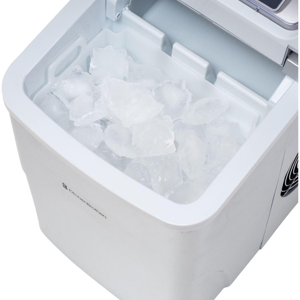 Ein weißer Eisbereiter mit Eiswürfeln gefüllt, mit Fokus auf den Behälter.