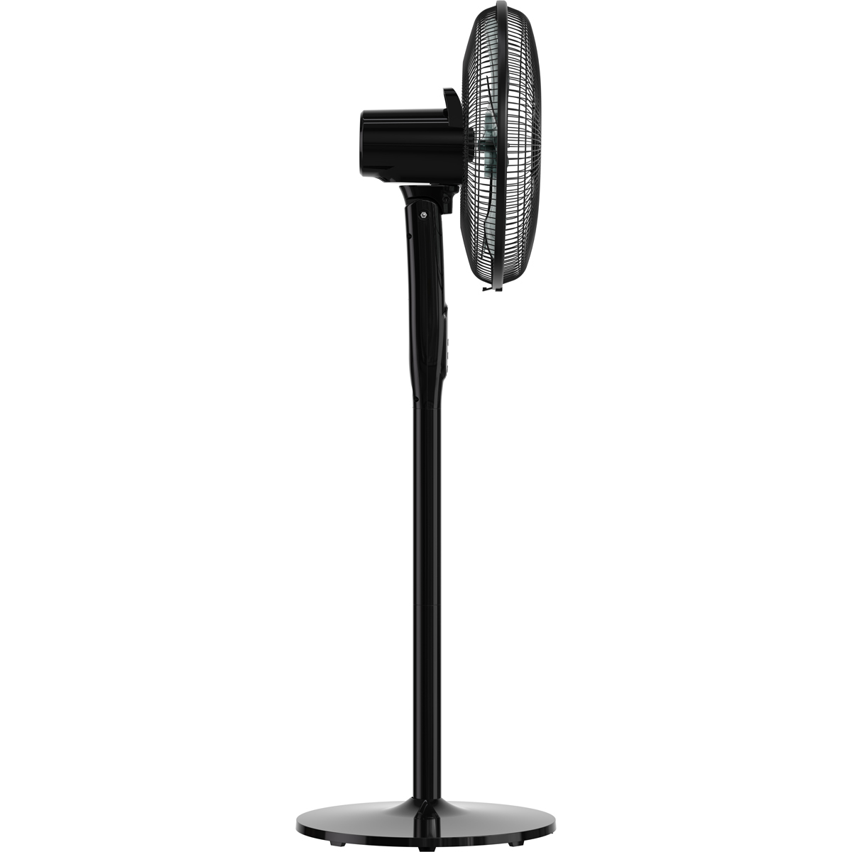 Un ventilateur sur pied noir avec une base ronde et une grille.