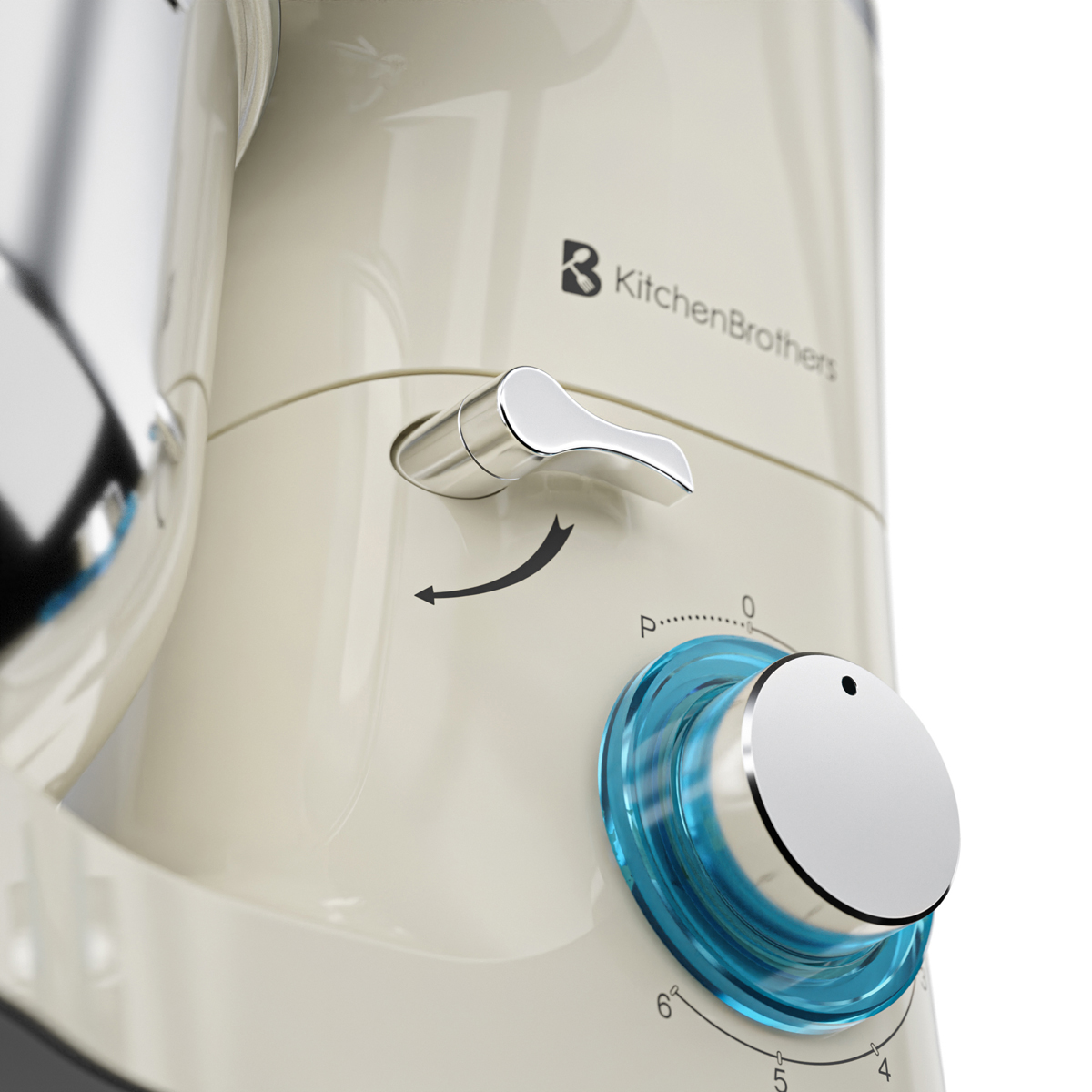 Een crème keukenmixer met chromen accenten, een zilveren hendel en een blauwe bedieningsknop.