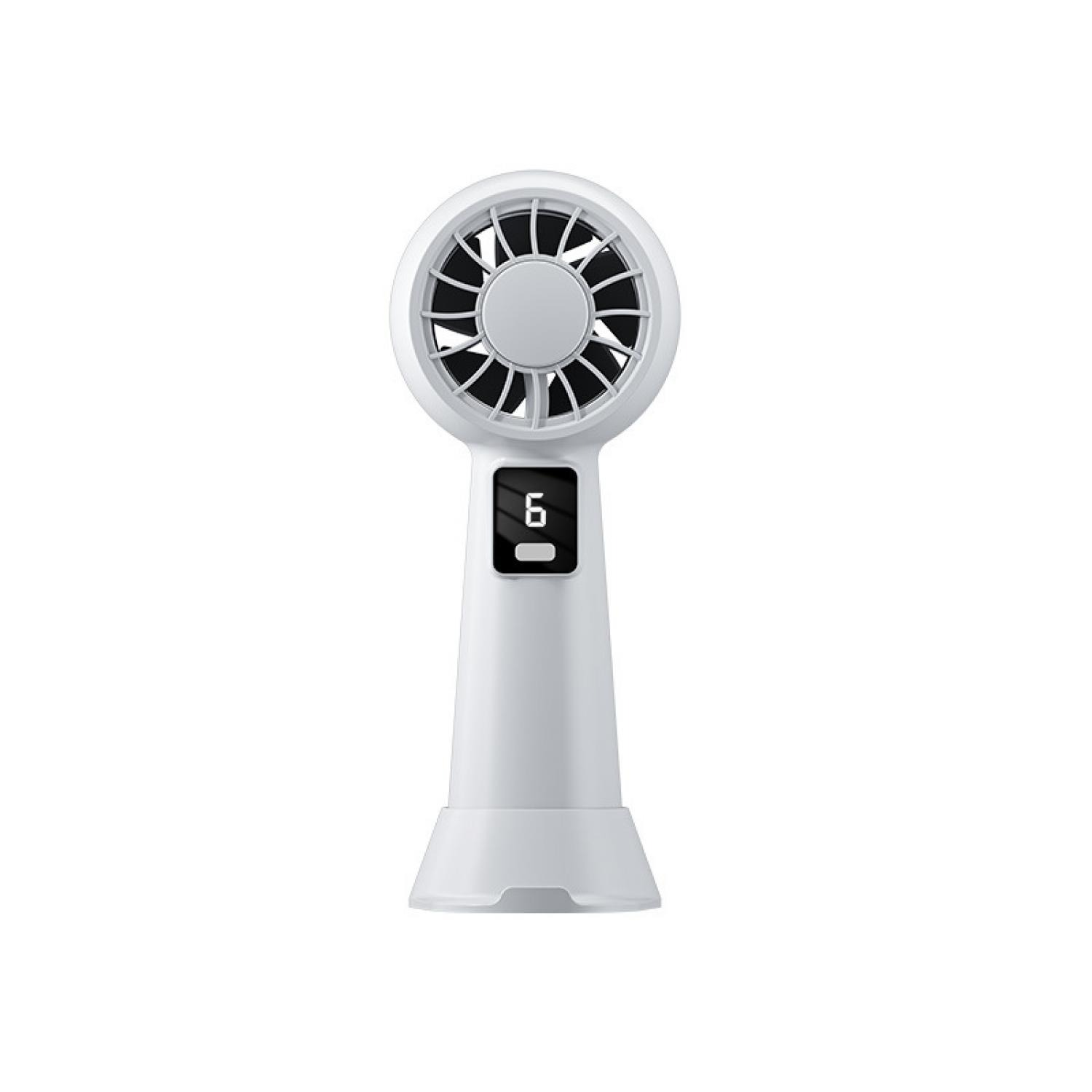 Ein weißer Handventilator mit schwarzem Lüftergitter und digitaler Anzeige.