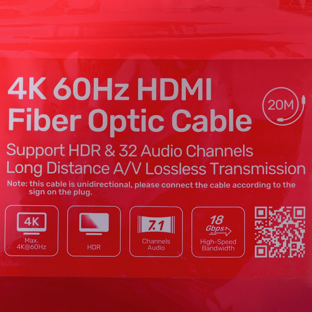 Czerwone opakowanie kabla światłowodowego HDMI 4K 60Hz 20M obsługującego HDR, 32 kanały audio i 18 Gbps.