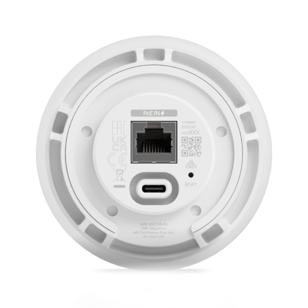 Widok od spodu białego urządzenia pokazujący port Ethernet PoE IN, USB-C i przycisk reset.