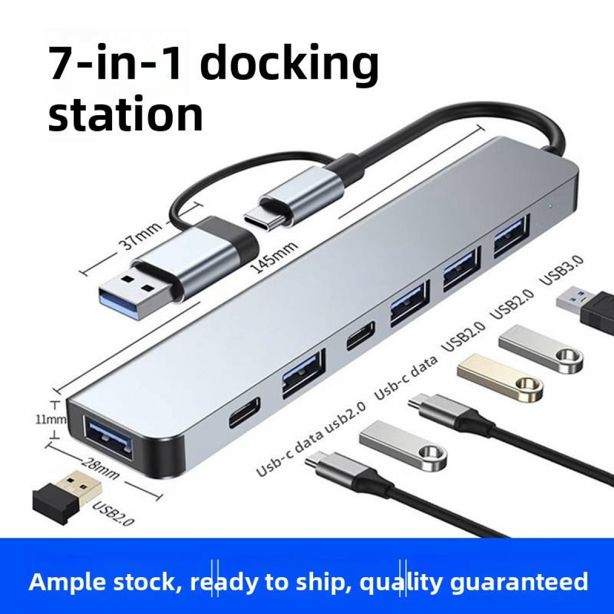 Silberne 7-in-1 USB-C Dockingstation mit mehreren Anschlüssen und USB-Sticks.