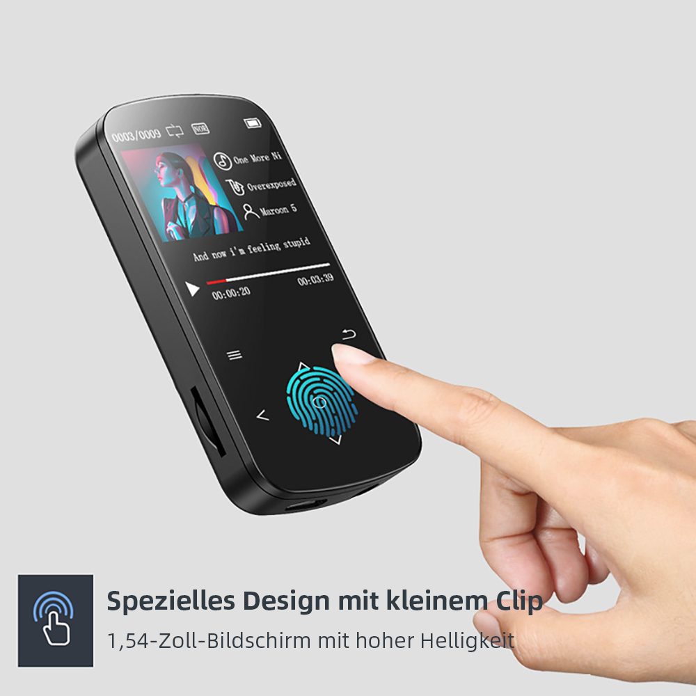 Ein Finger tippt auf einen Fingerabdrucksensor auf einem schwarzen Musikplayer mit Songtitel.