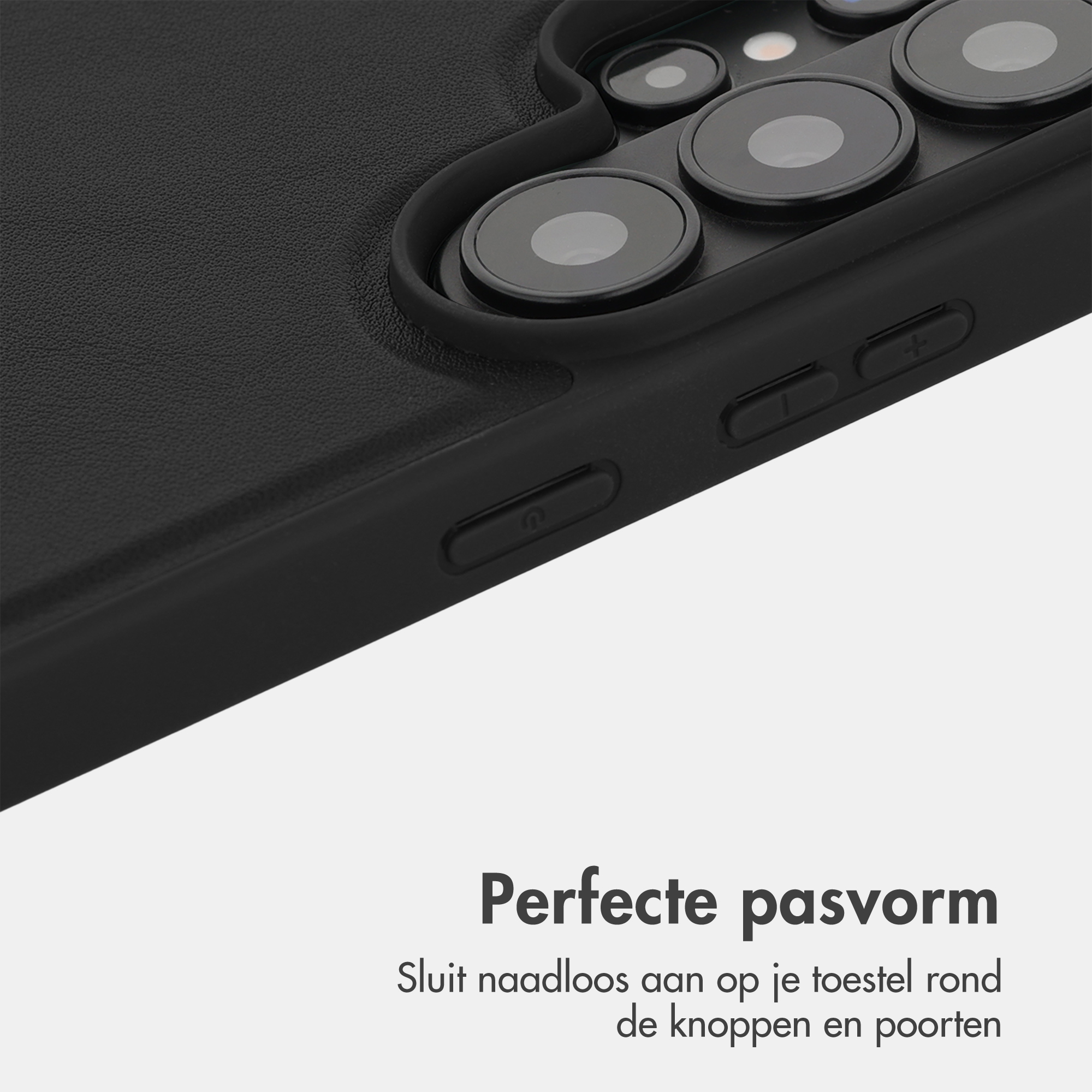 Close-up van een zwarte telefoonhoes met camera-uitstulpingen en knoppen. Mat oppervlak.