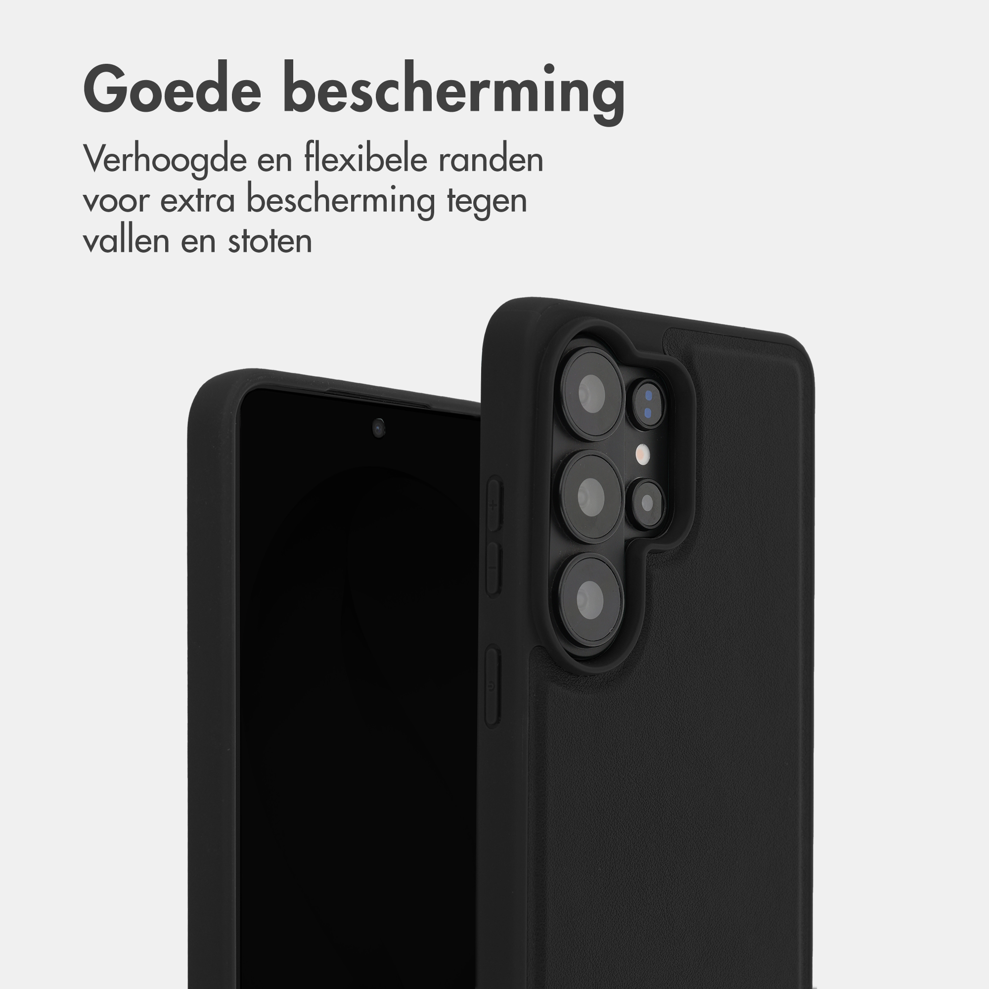 Zwarte telefoonhoes met camerasysteem en verhoogde randen op grijze achtergrond.